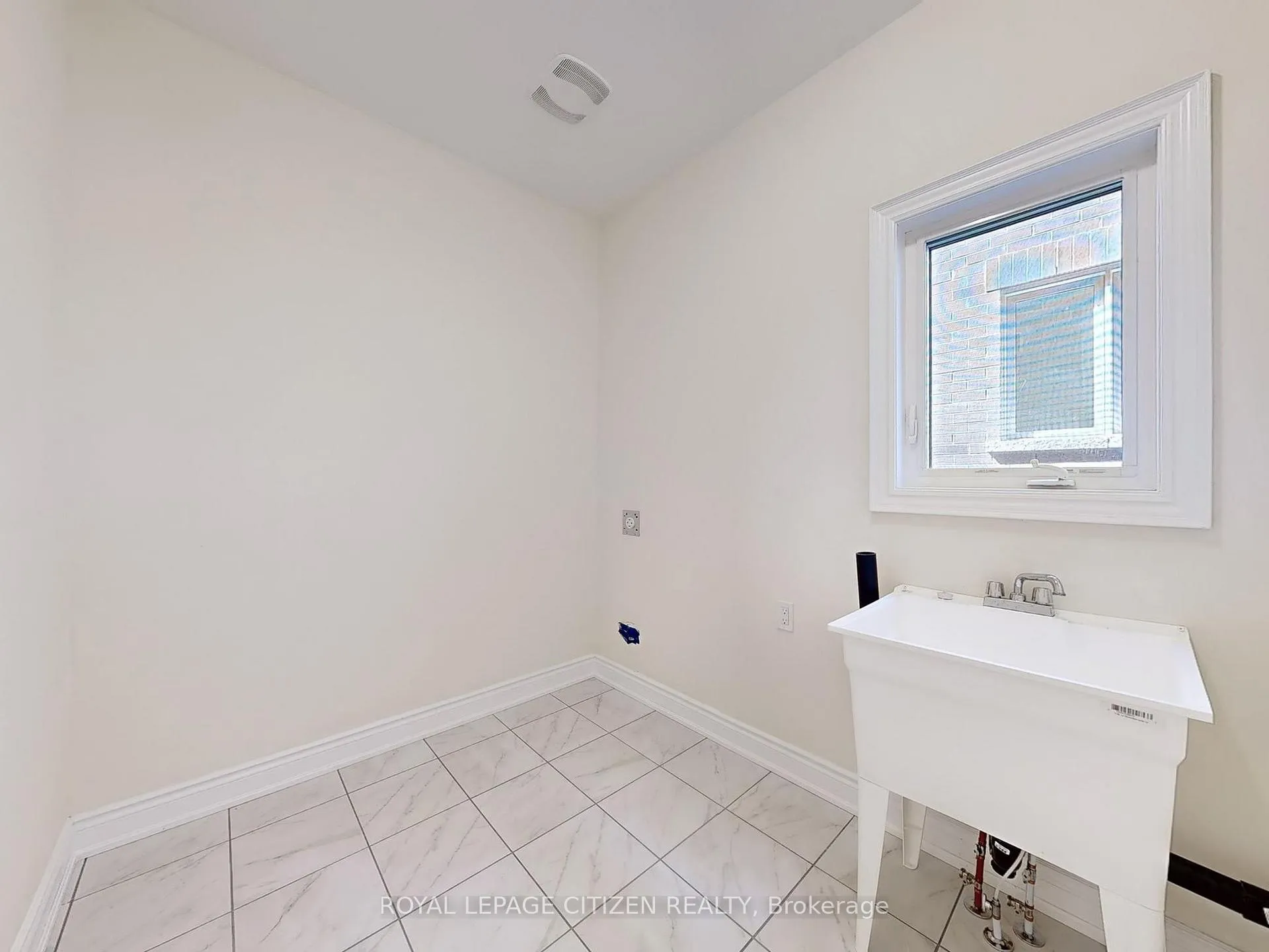 Photo 19 of 102 North Garden Boulevard, Scugog, Port Perry — HOMEH