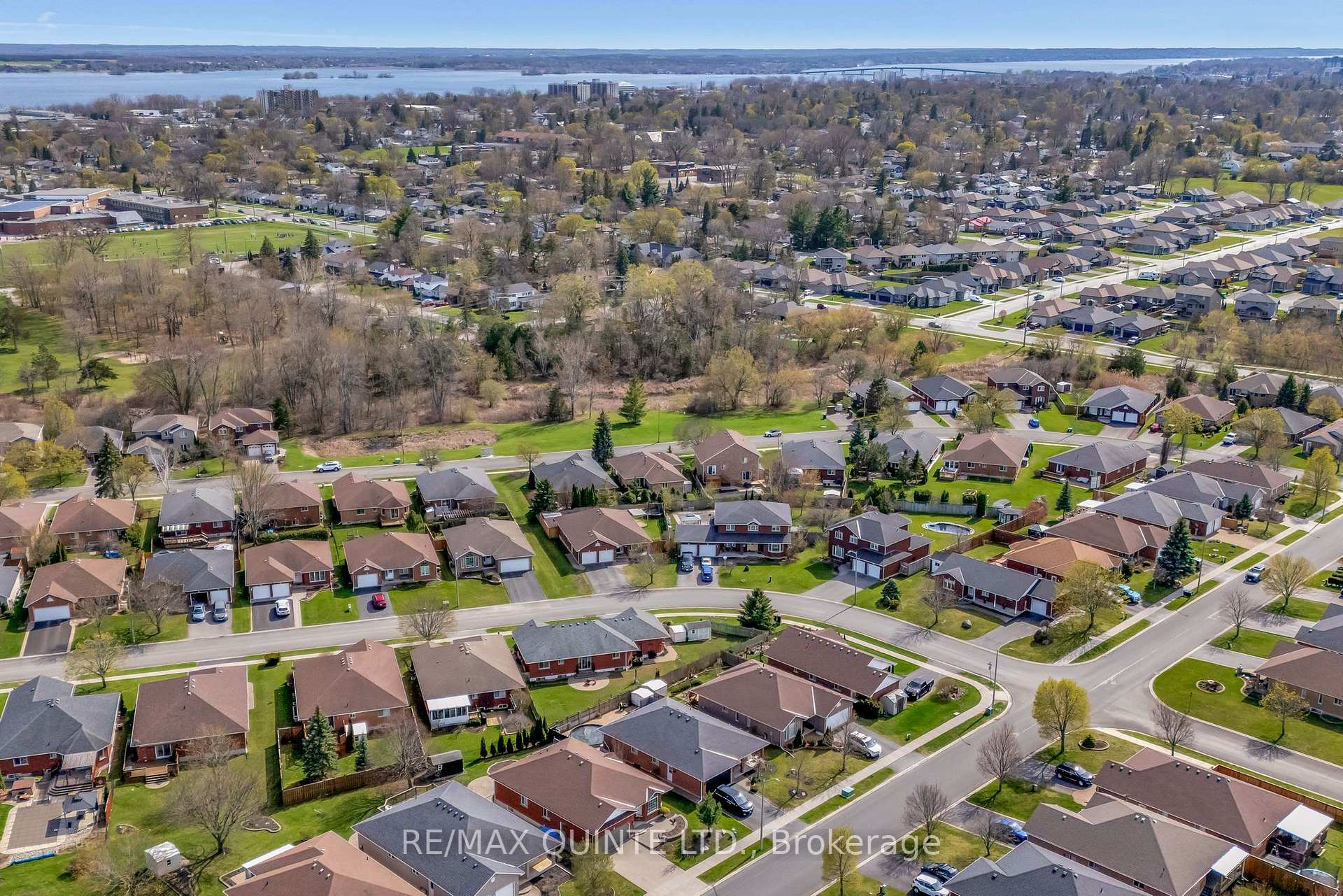 Front of 20 Oak Ridge Boulevard