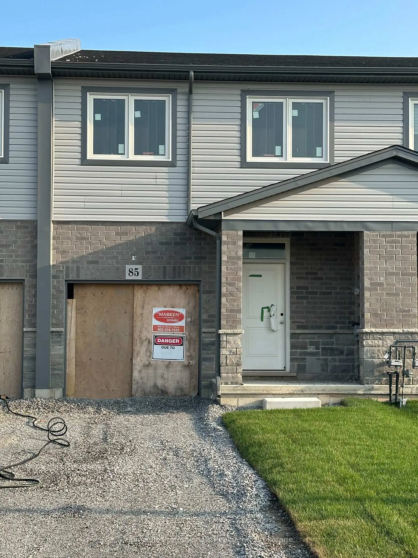 Front of 85 Elvira Way