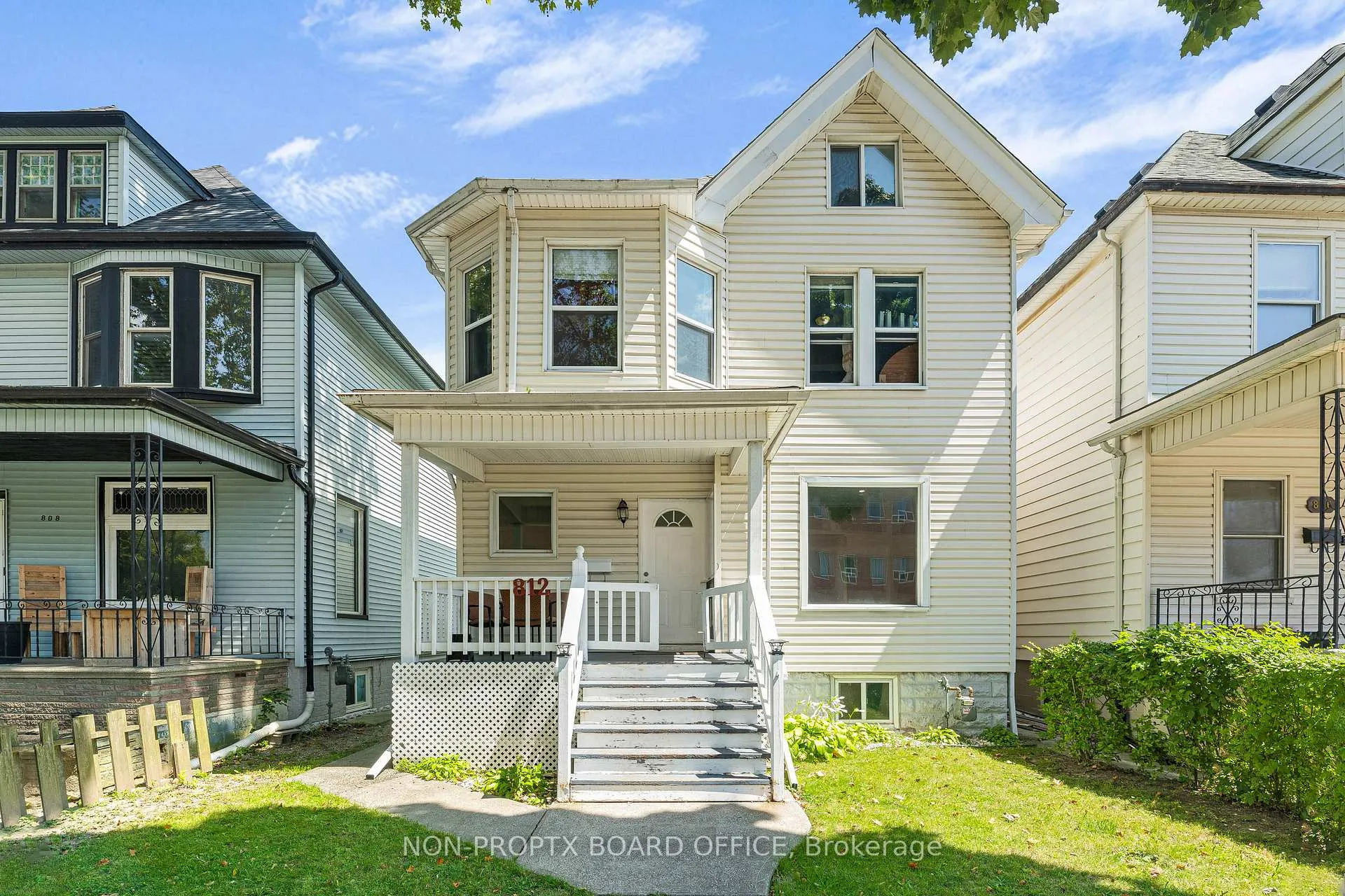 Photo 2 of 812 Dougall Avenue, Windsor — HOMEH