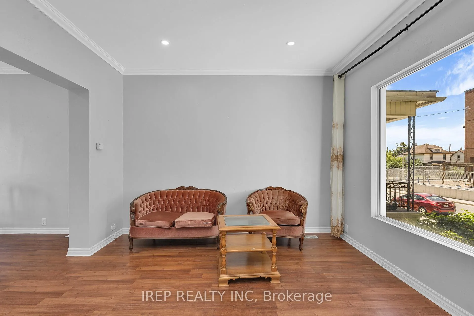 Photo 14 of 812 Dougall Avenue, Windsor — HOMEH