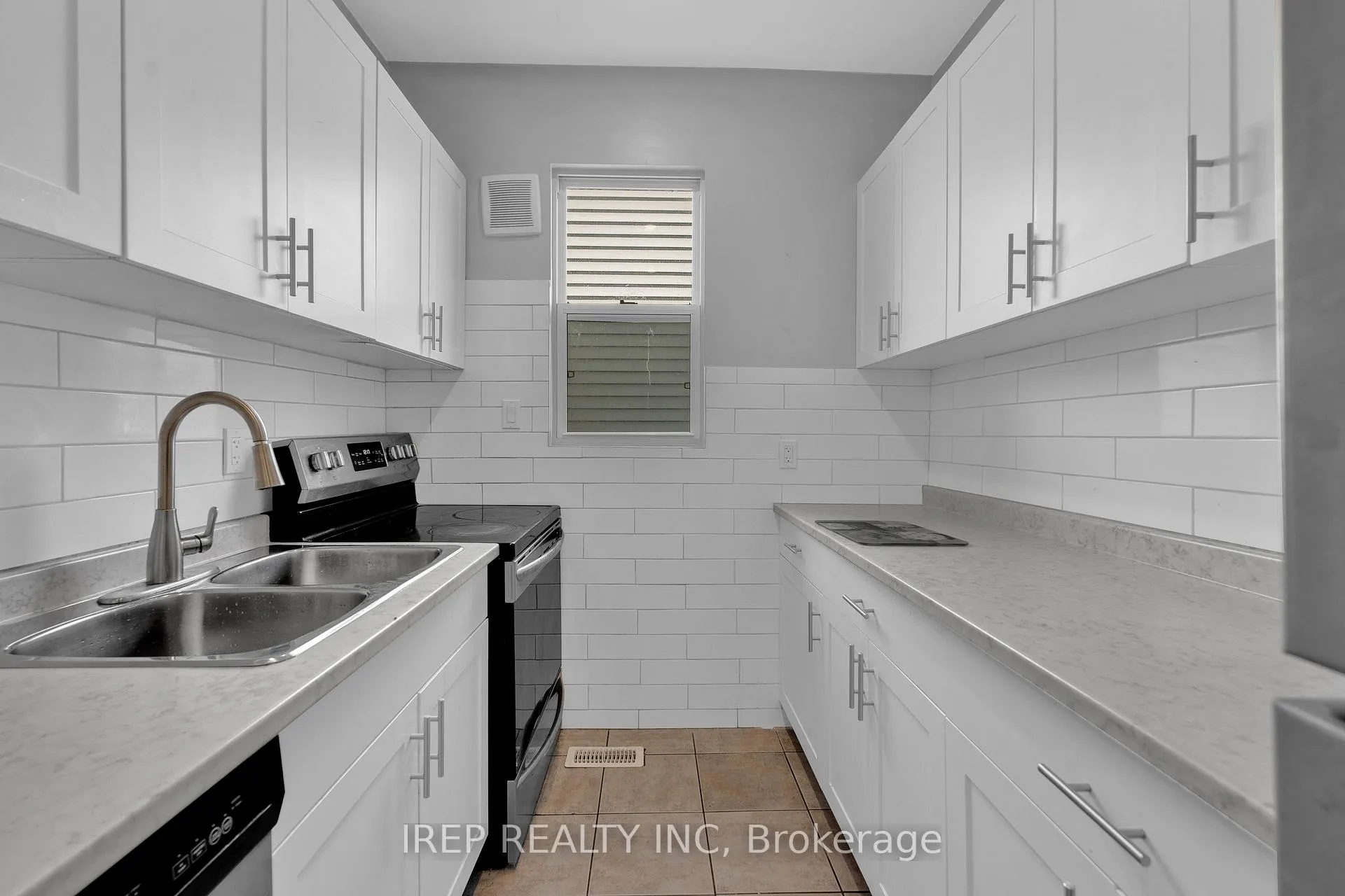 Photo 19 of 812 Dougall Avenue, Windsor — HOMEH