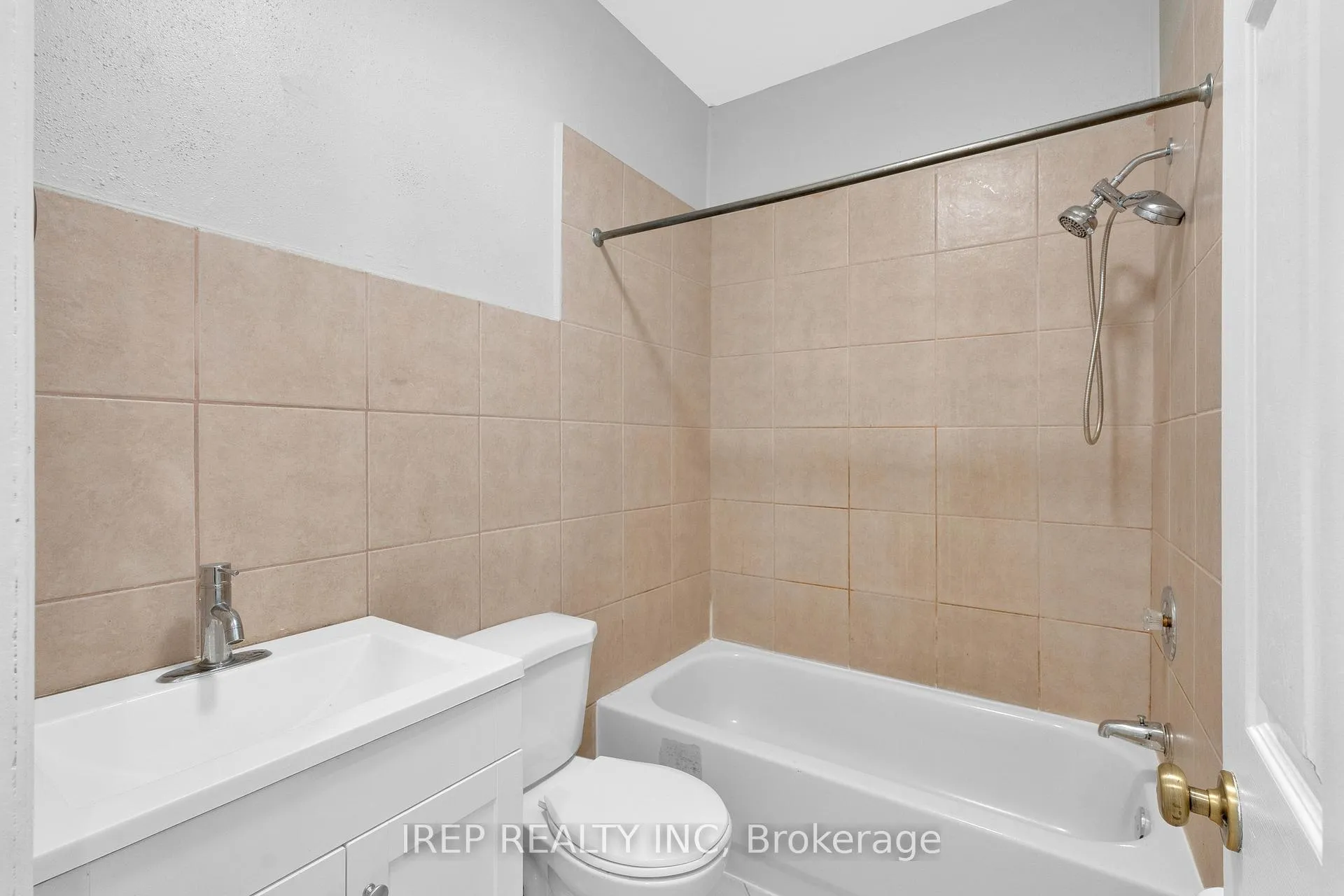 Photo 22 of 812 Dougall Avenue, Windsor — HOMEH