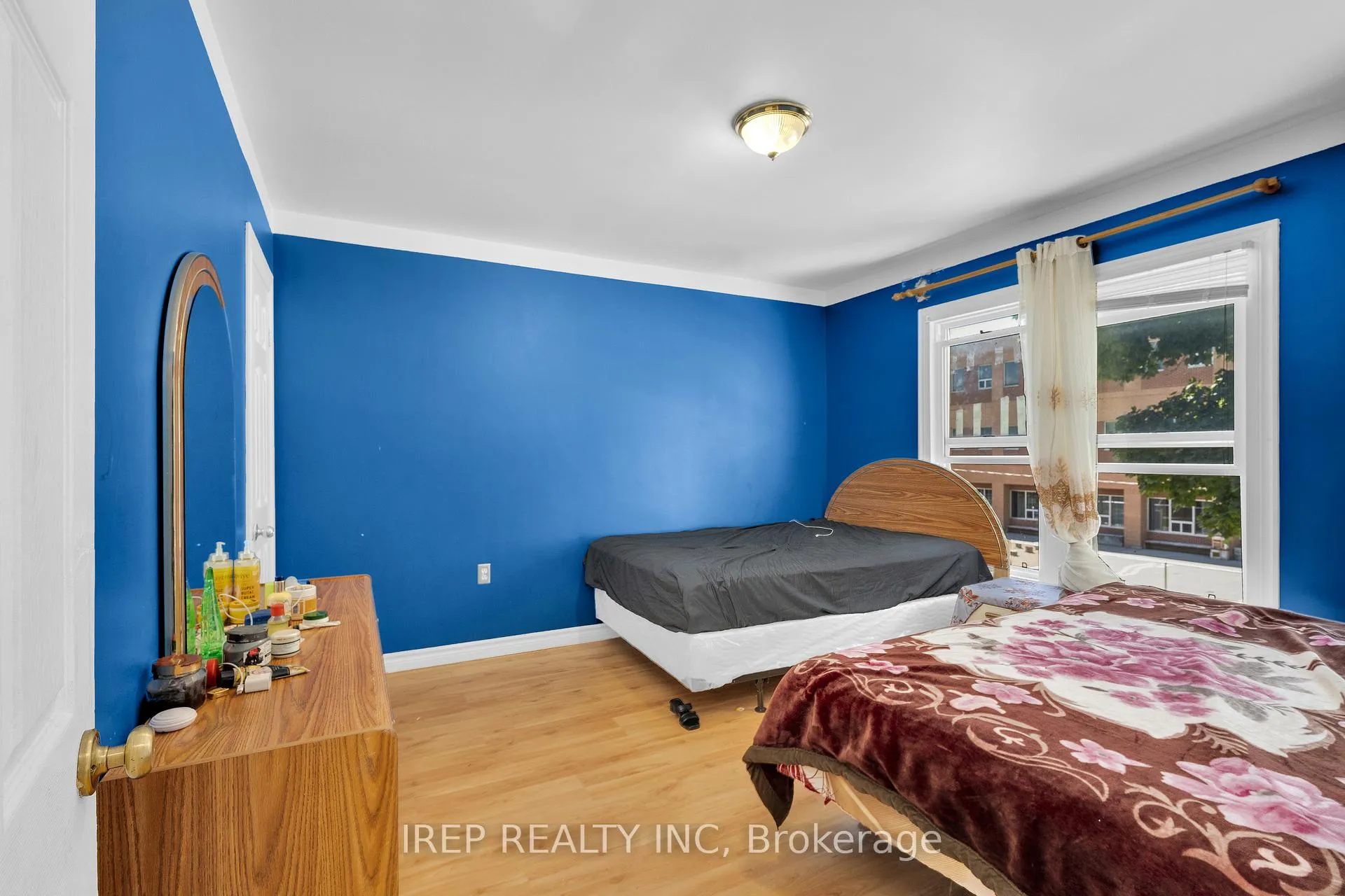 Photo 23 of 812 Dougall Avenue, Windsor — HOMEH