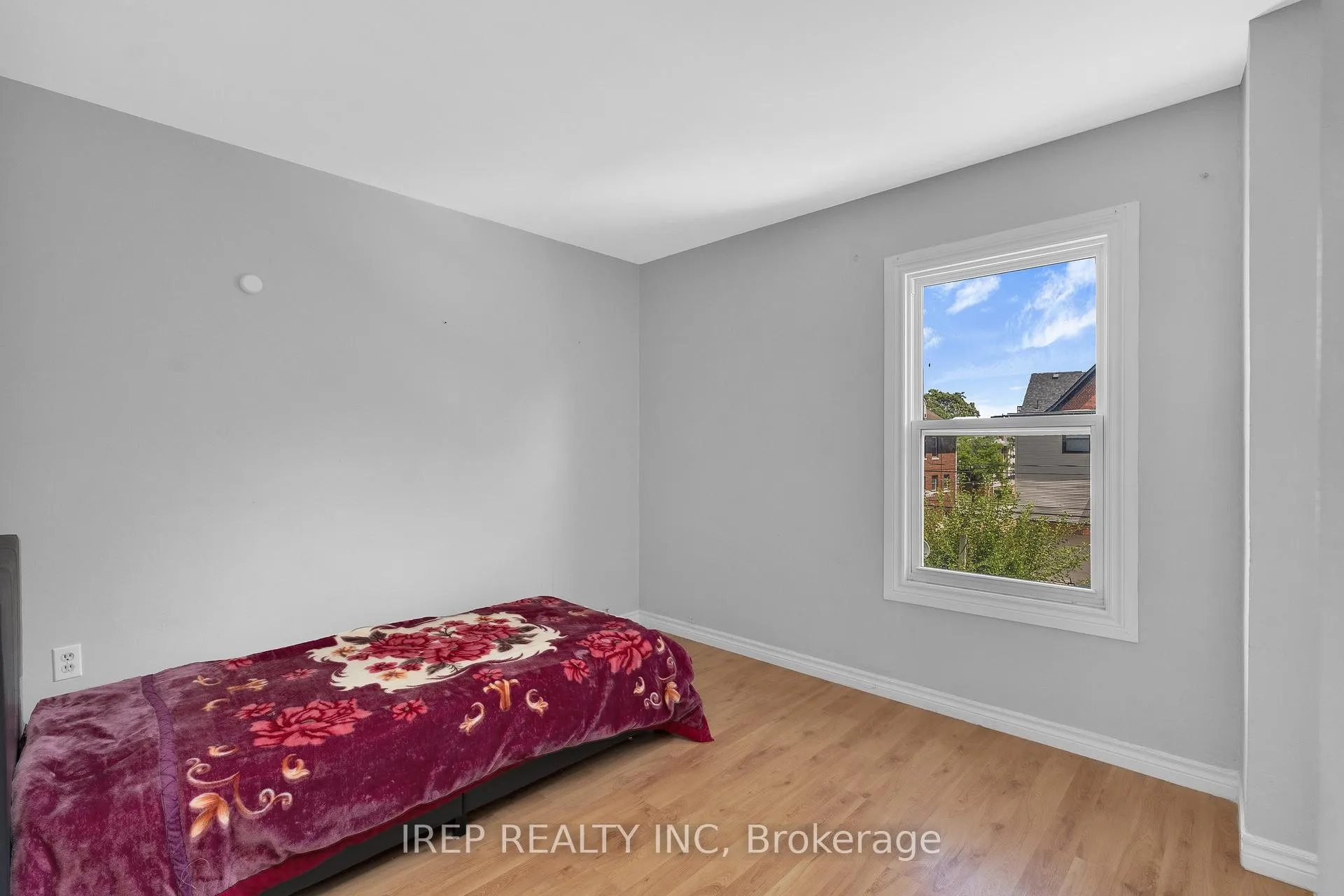 Photo 25 of 812 Dougall Avenue, Windsor — HOMEH