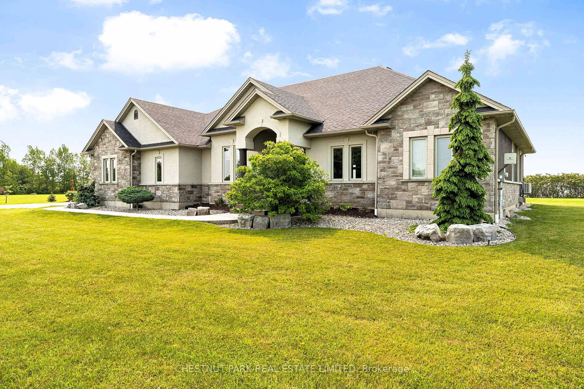 Photo 2 of 5084 Talbot Trail, Chatham-Kent — HOMEH