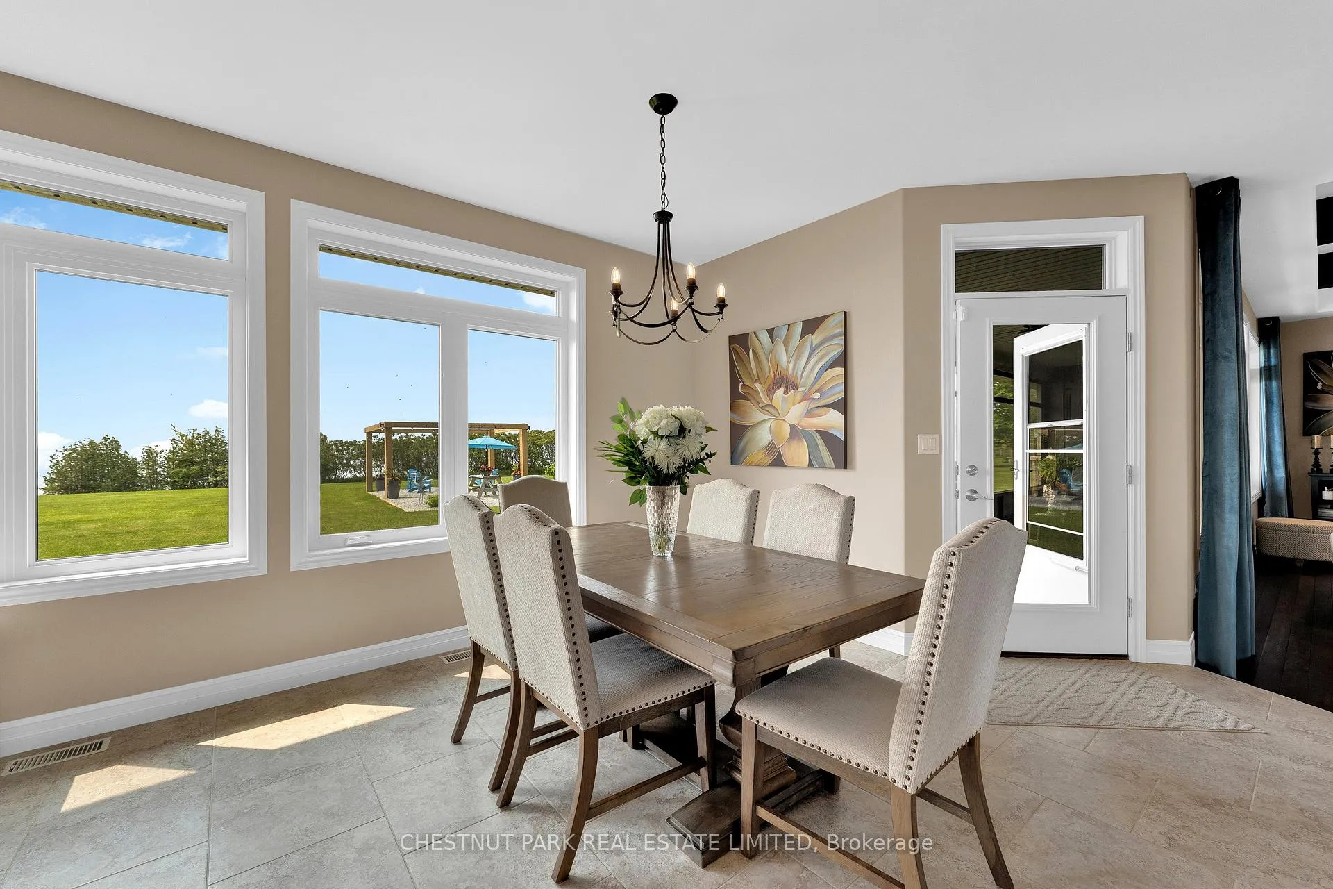 Photo 8 of 5084 Talbot Trail, Chatham-Kent — HOMEH
