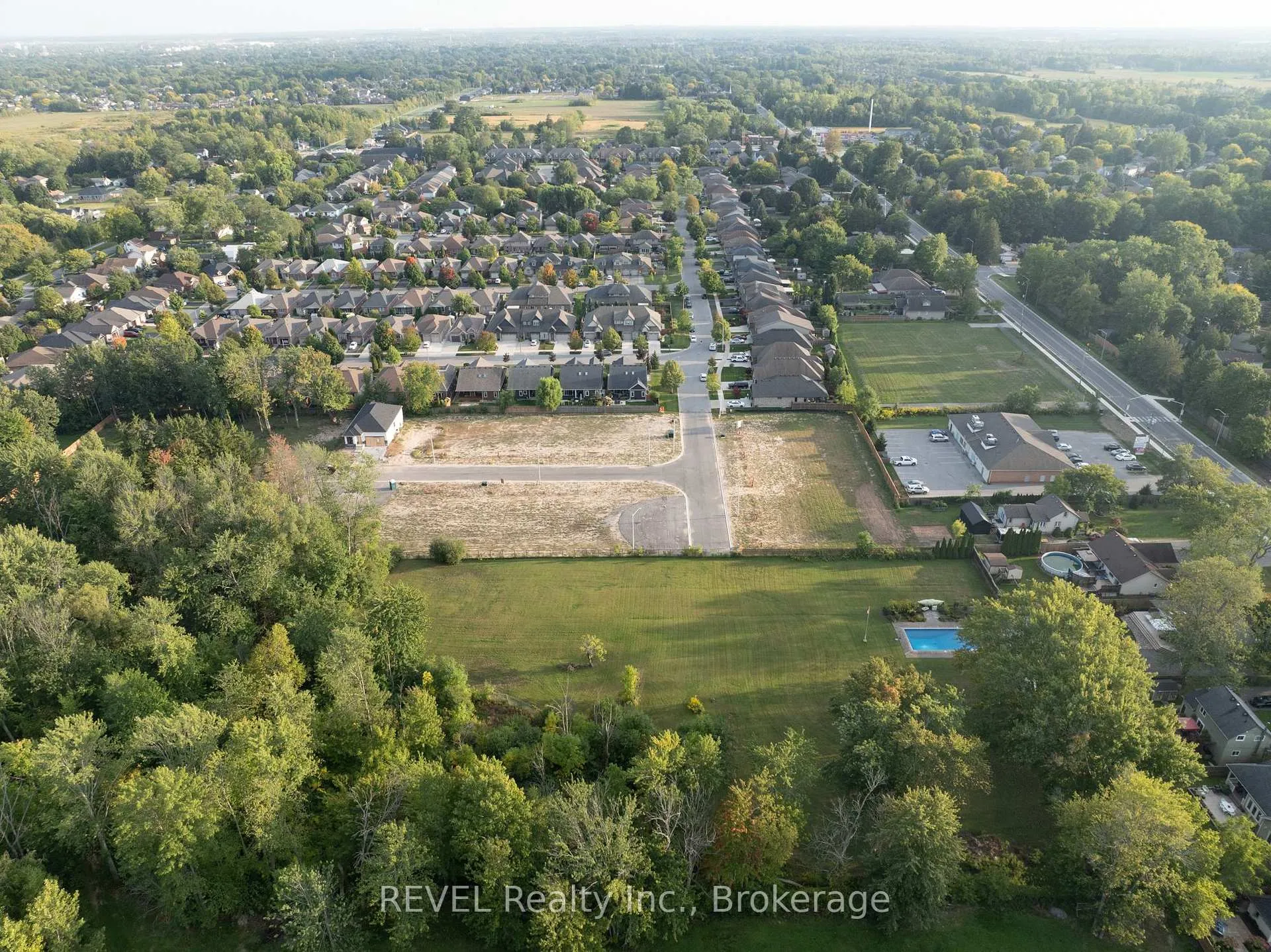 Photo 13 of 98 Tanner Drive, Pelham, Fonthill — HOMEH