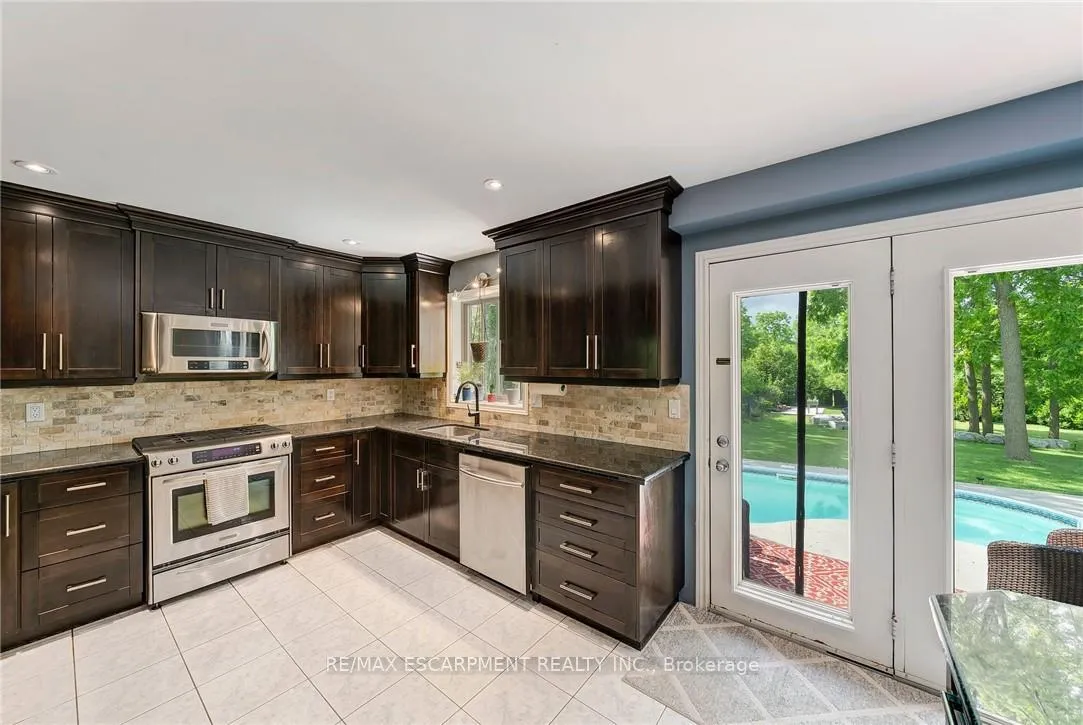 Photo 14 of 786 Upper Horning Road, Hamilton, Gurnett — HOMEH