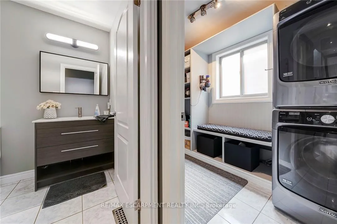 Photo 20 of 786 Upper Horning Road, Hamilton, Gurnett — HOMEH