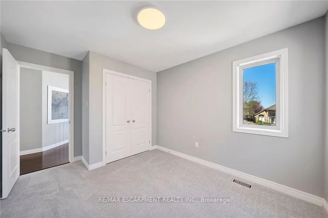 Photo 25 of 786 Upper Horning Road, Hamilton, Gurnett — HOMEH