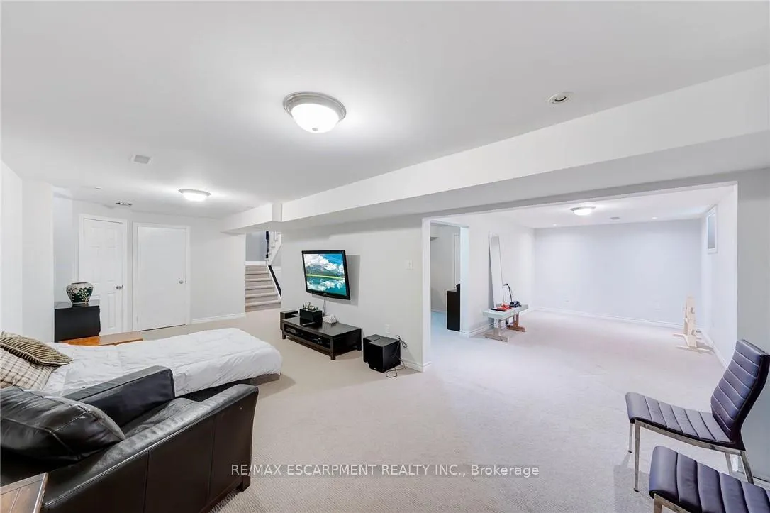 Photo 36 of 786 Upper Horning Road, Hamilton, Gurnett — HOMEH