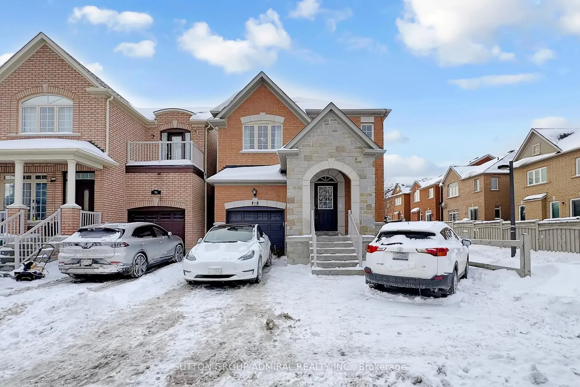 Photo 1 of 98 Dewpoint Road, Vaughan, Patterson — HOMEH