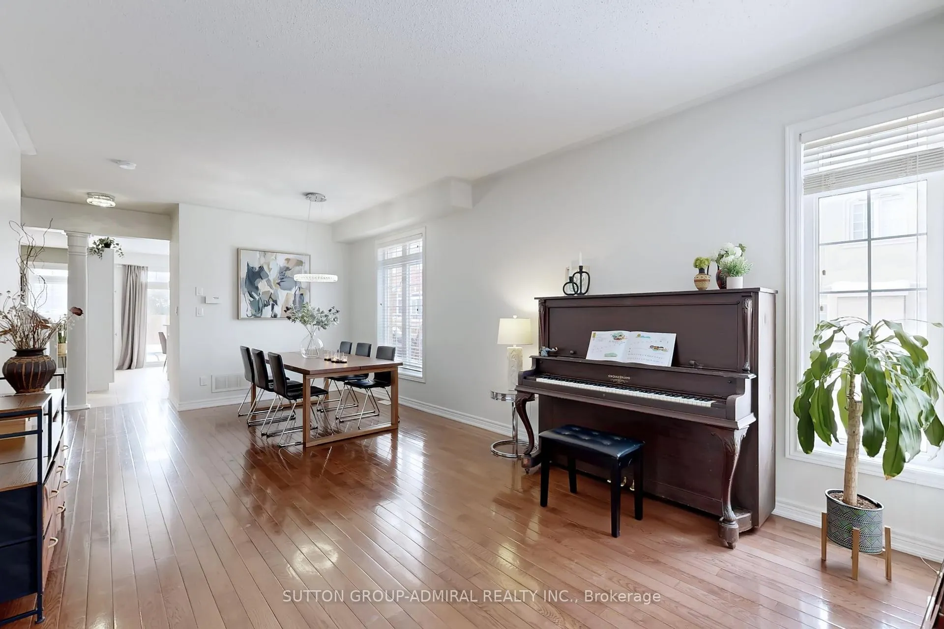Photo 8 of 98 Dewpoint Road, Vaughan, Patterson — HOMEH