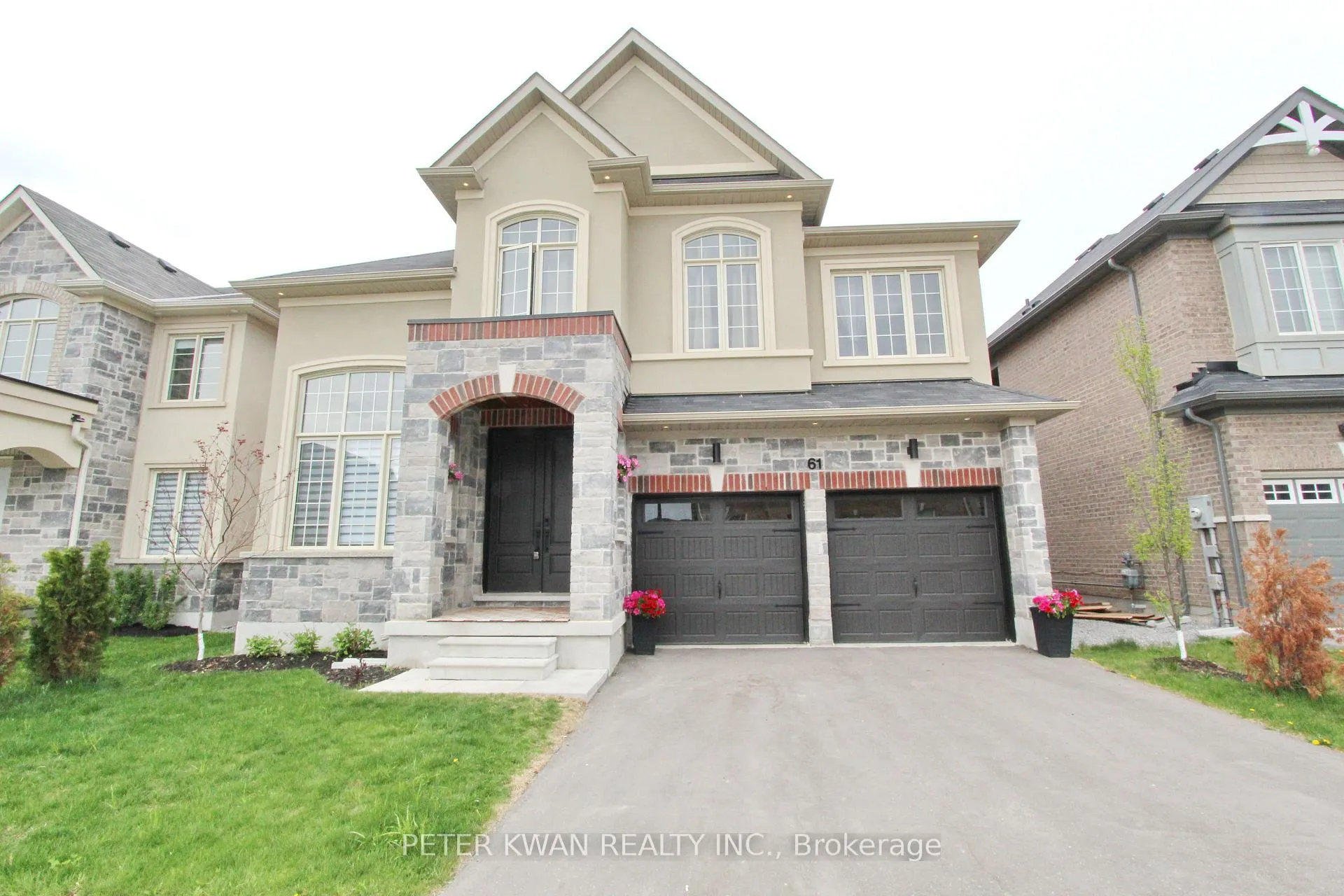 Front of 61 Strathgreen Lane