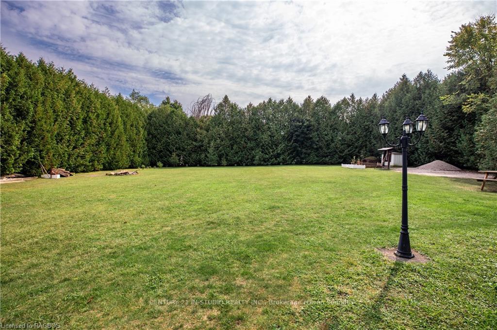 Photo 8 of 105 Crawford Rd, Chatsworth — HOMEH