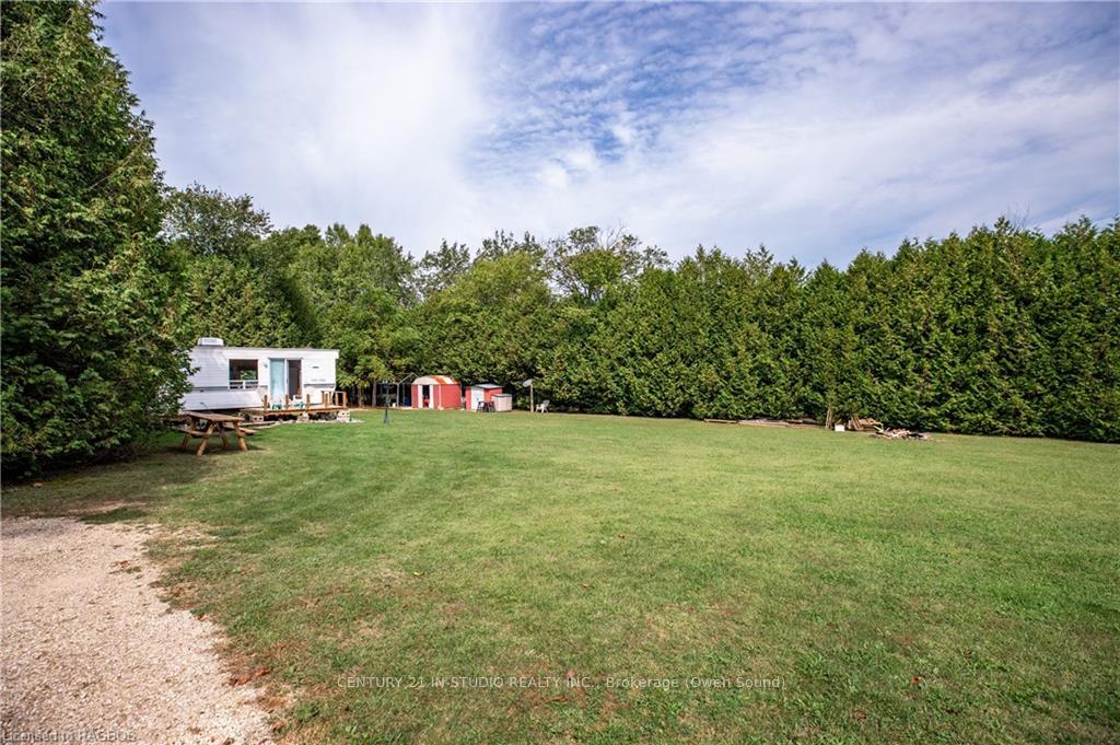 Photo 9 of 105 Crawford Rd, Chatsworth — HOMEH