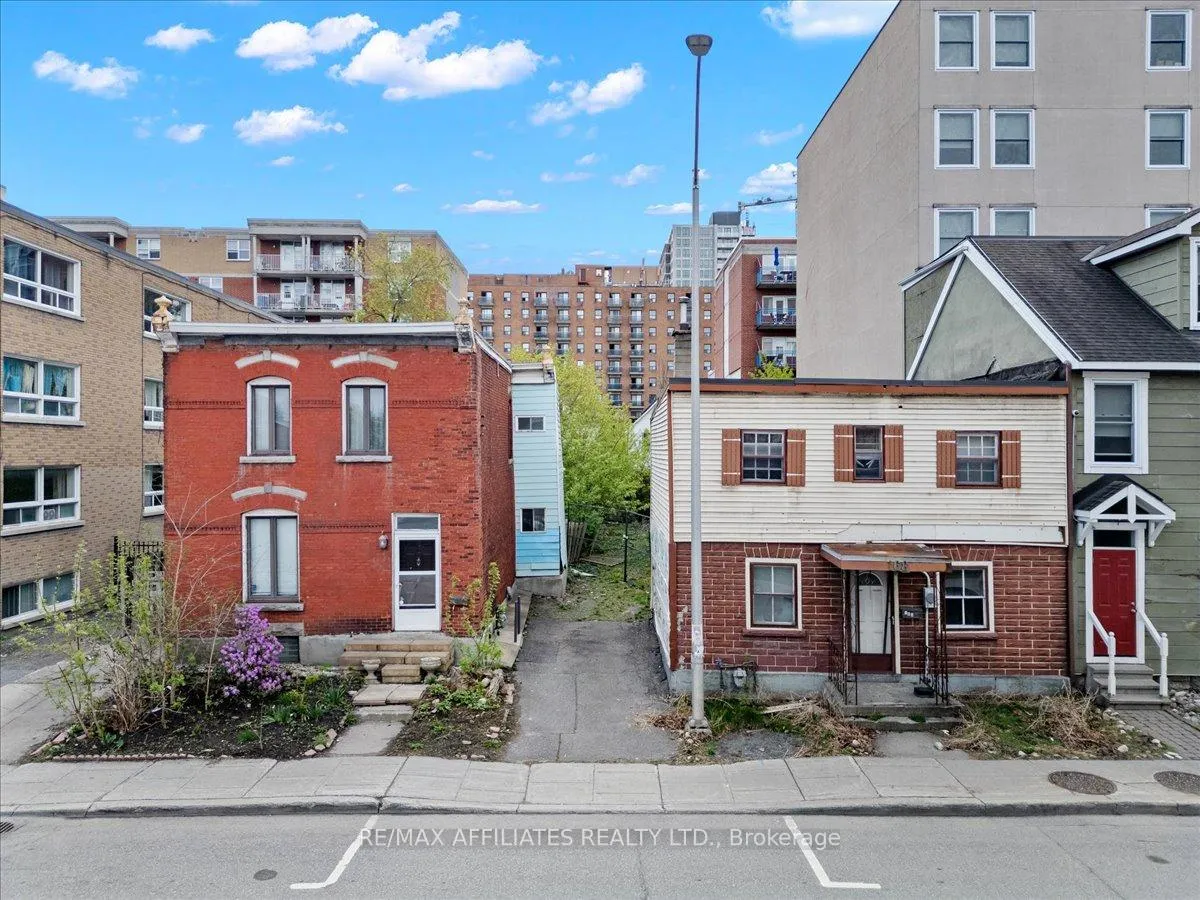 Front of 168-174 Murray Street