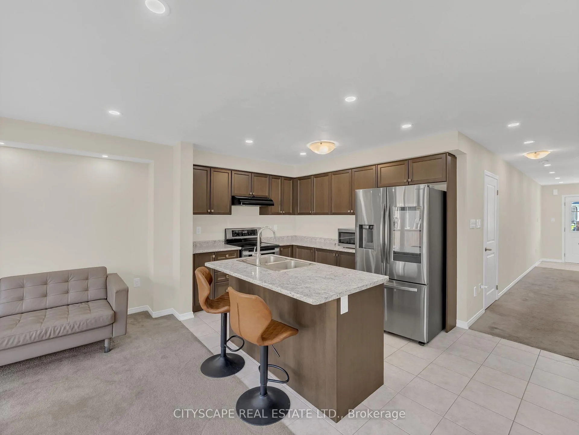 Photo 4 of 7725 Shagbark Avenue, Niagara Falls, Brown — HOMEH