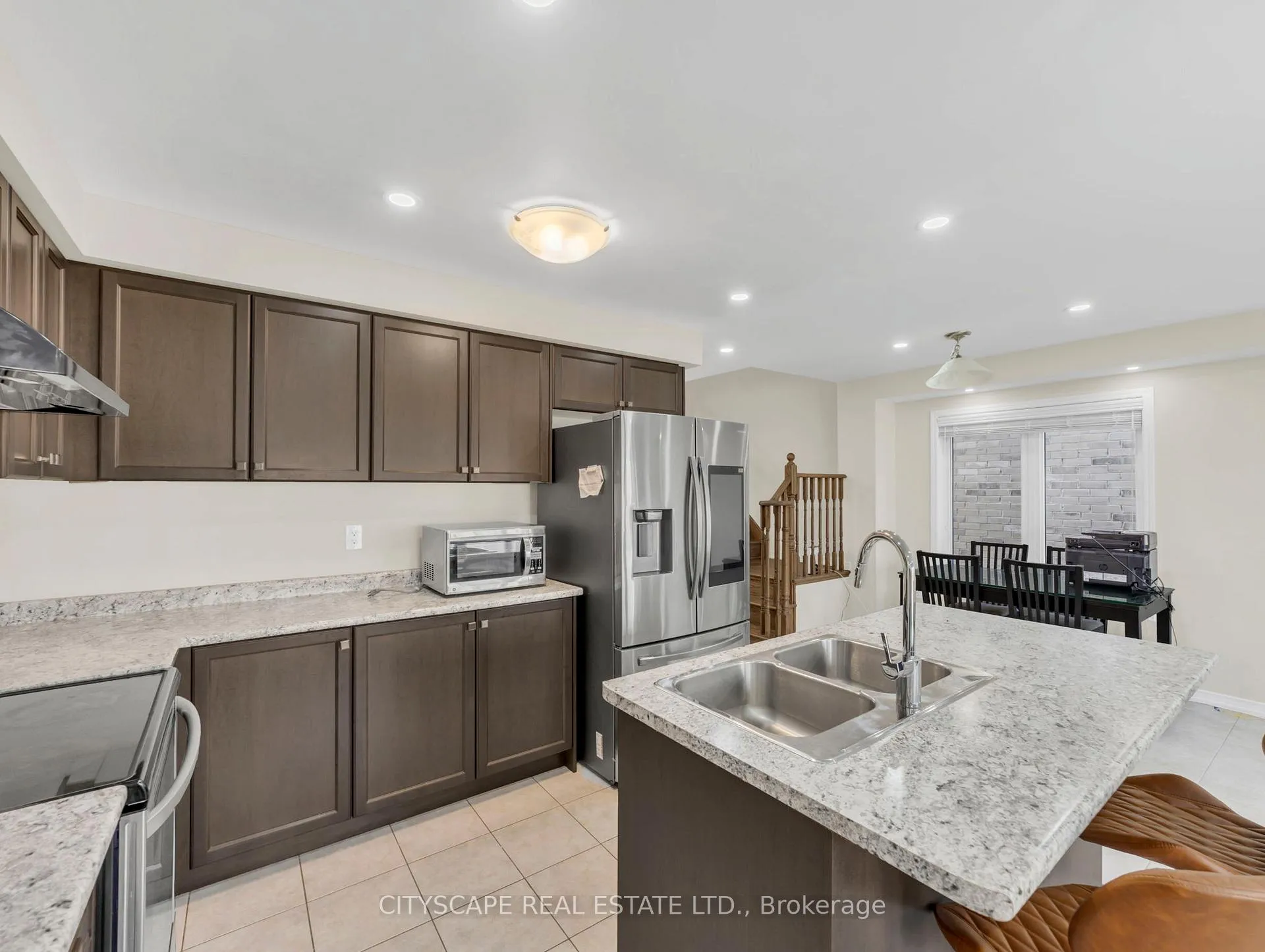 Photo 8 of 7725 Shagbark Avenue, Niagara Falls, Brown — HOMEH