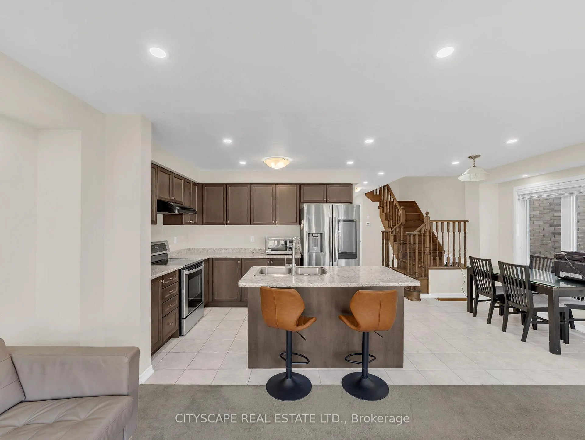 Photo 9 of 7725 Shagbark Avenue, Niagara Falls, Brown — HOMEH
