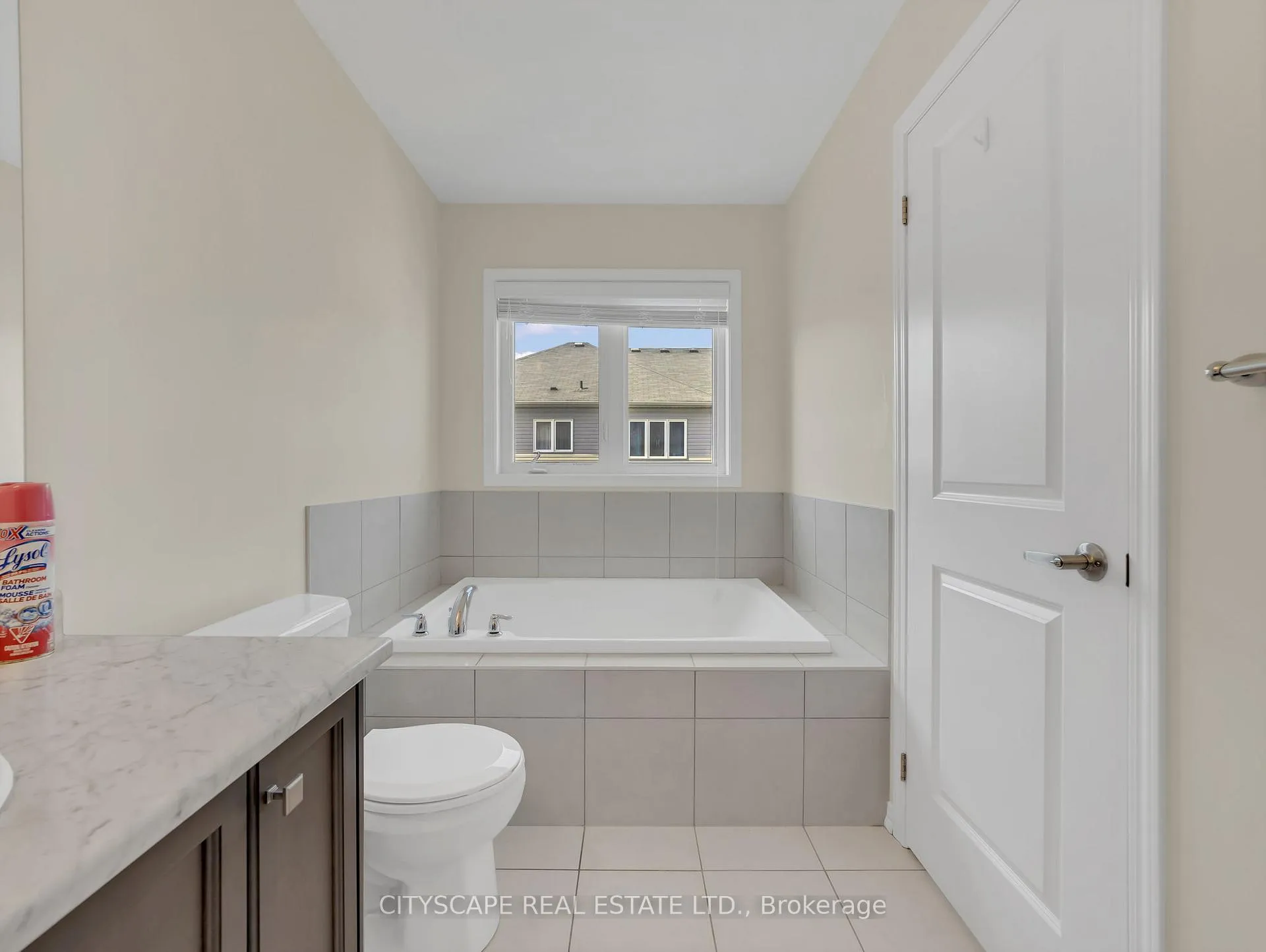 Photo 17 of 7725 Shagbark Avenue, Niagara Falls, Brown — HOMEH