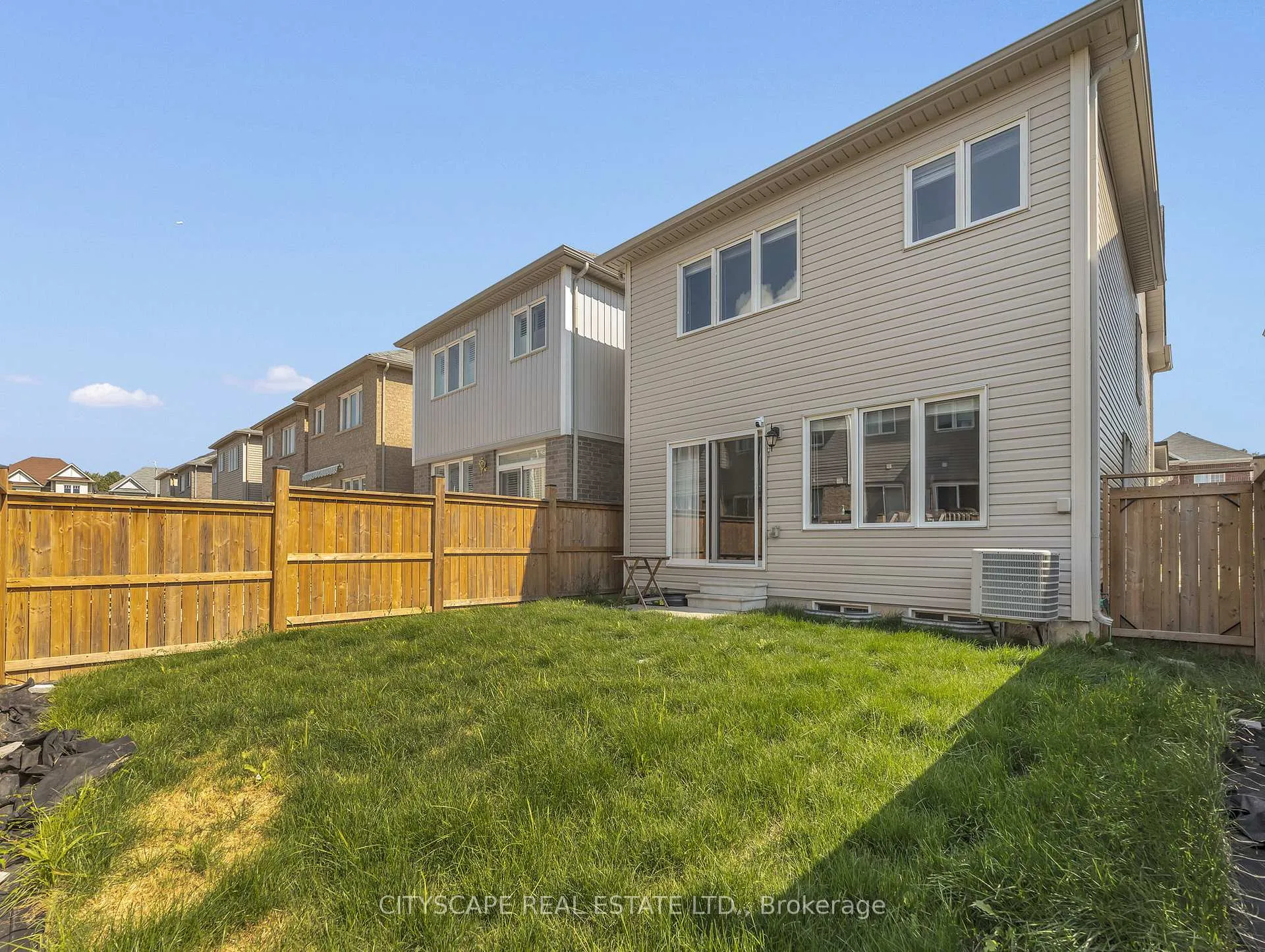 Photo 18 of 7725 Shagbark Avenue, Niagara Falls, Brown — HOMEH