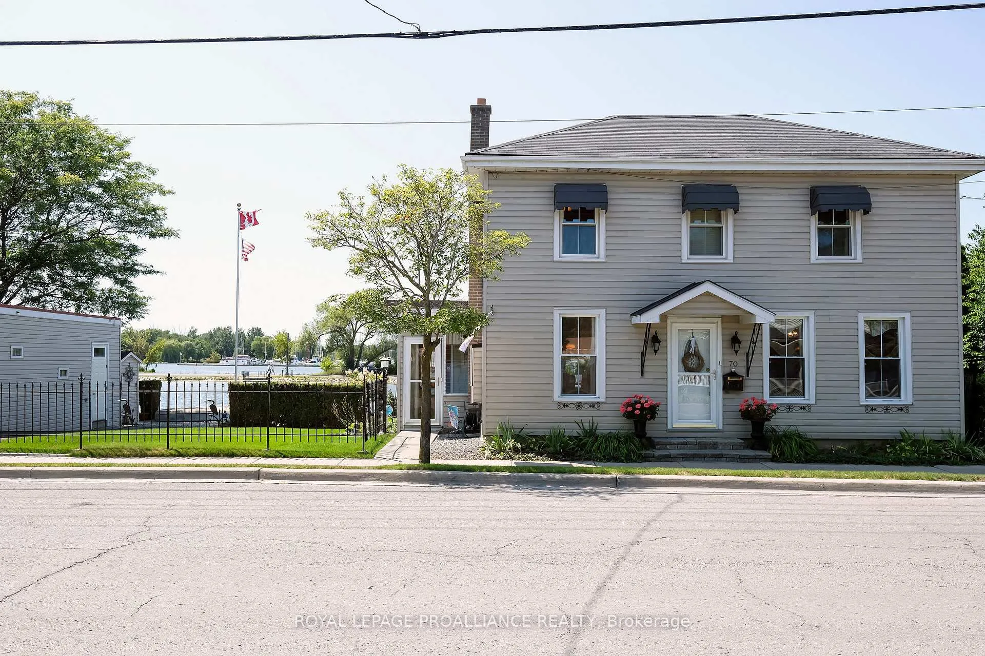 Photo of 70 Front Street S