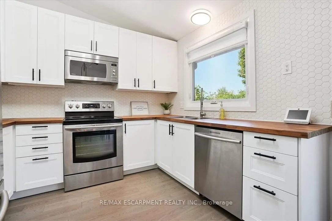Photo 13 of 93 Westgate Park Drive, St. Catharines, Lakeshore — HOMEH