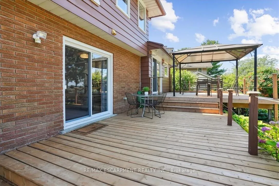 Photo 32 of 93 Westgate Park Drive, St. Catharines, Lakeshore — HOMEH