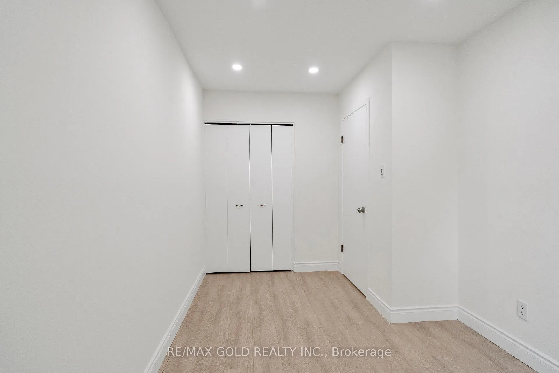 Photo 13 of 231 Cedarbrae Avenue, Waterloo — HOMEH