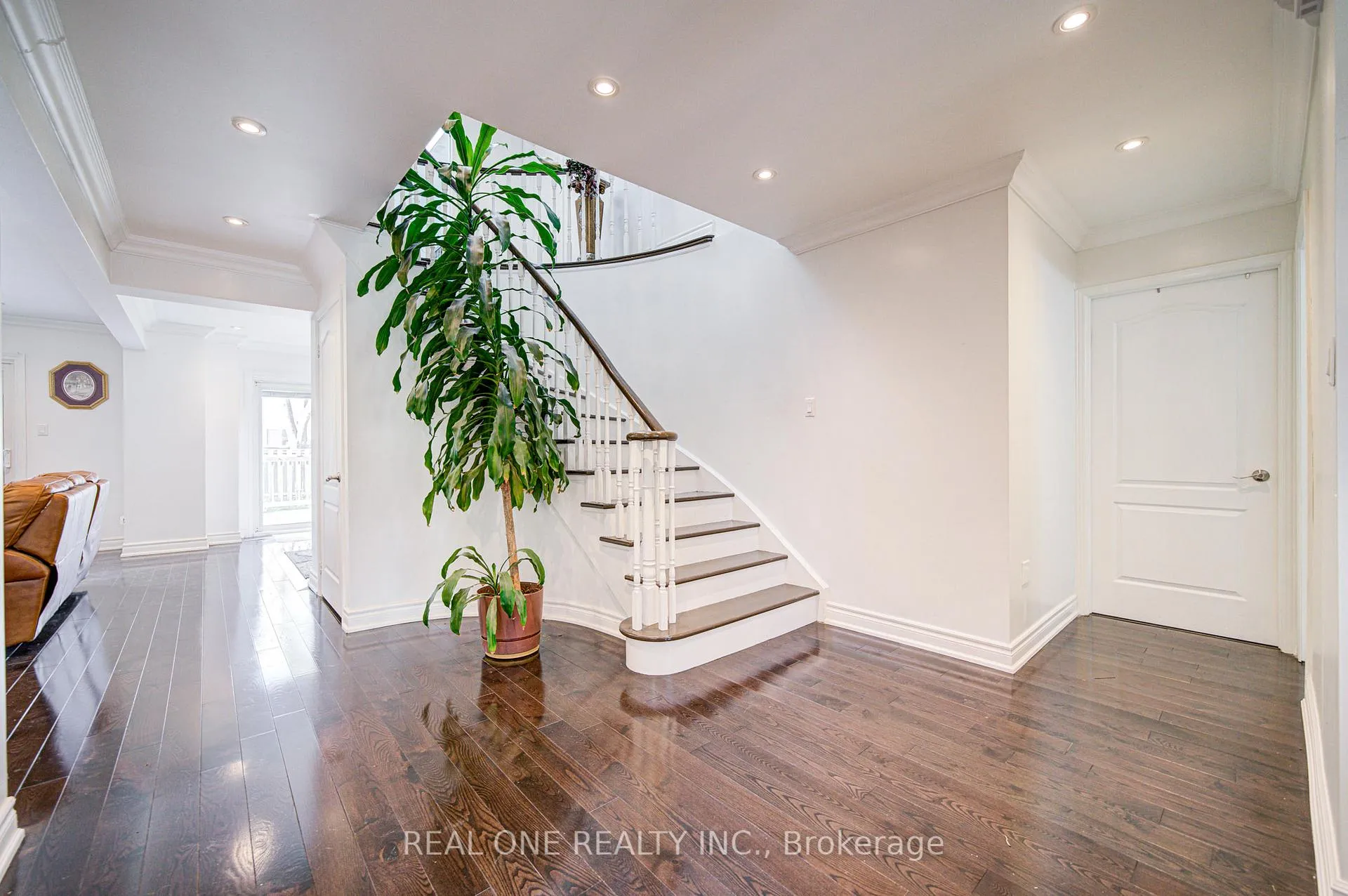 Photo 3 of 72 Highgate Drive, Markham, Milliken Mills West — HOMEH