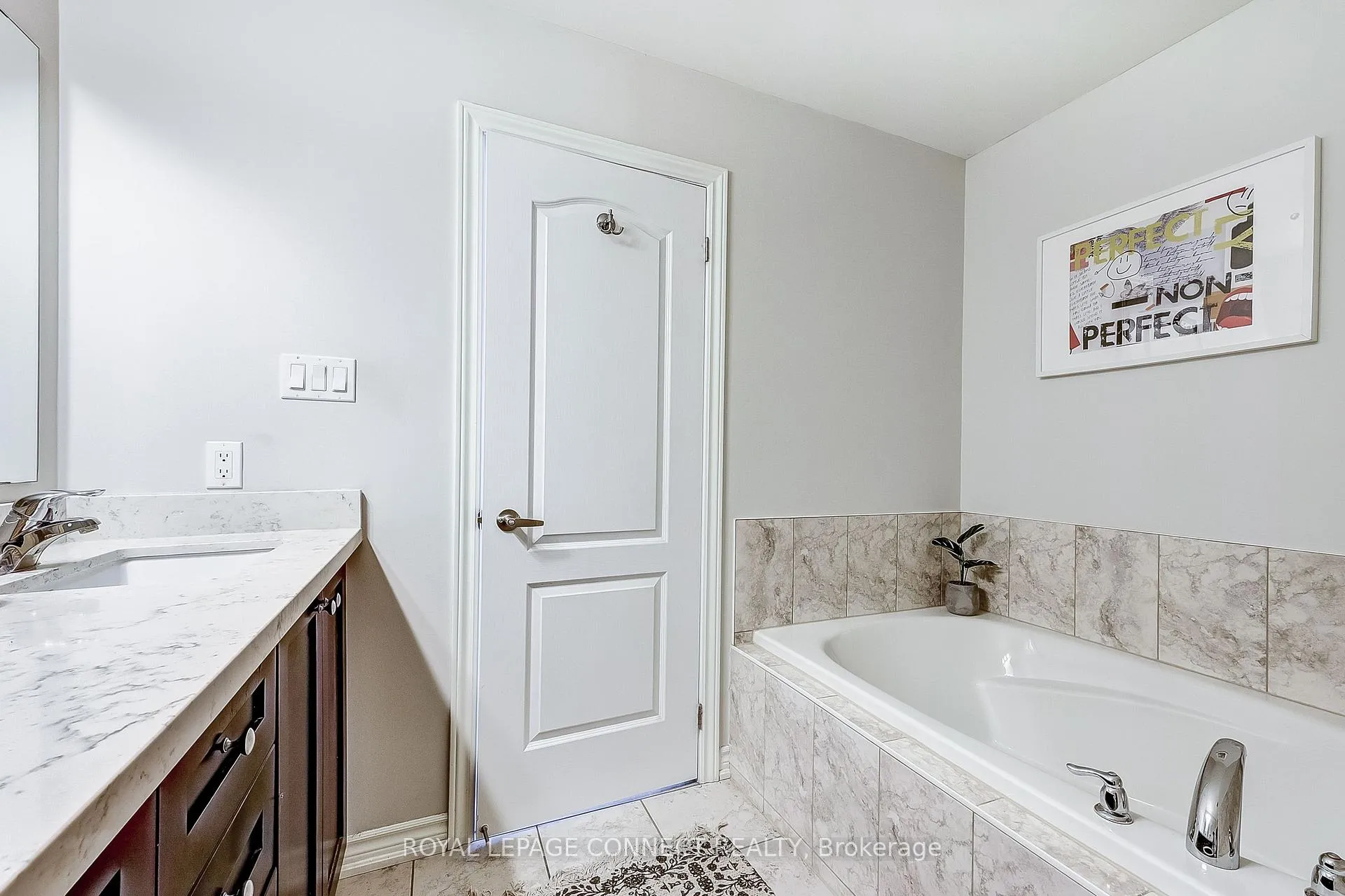 Photo 32 of 3 Michael Cummings Court, Uxbridge — HOMEH