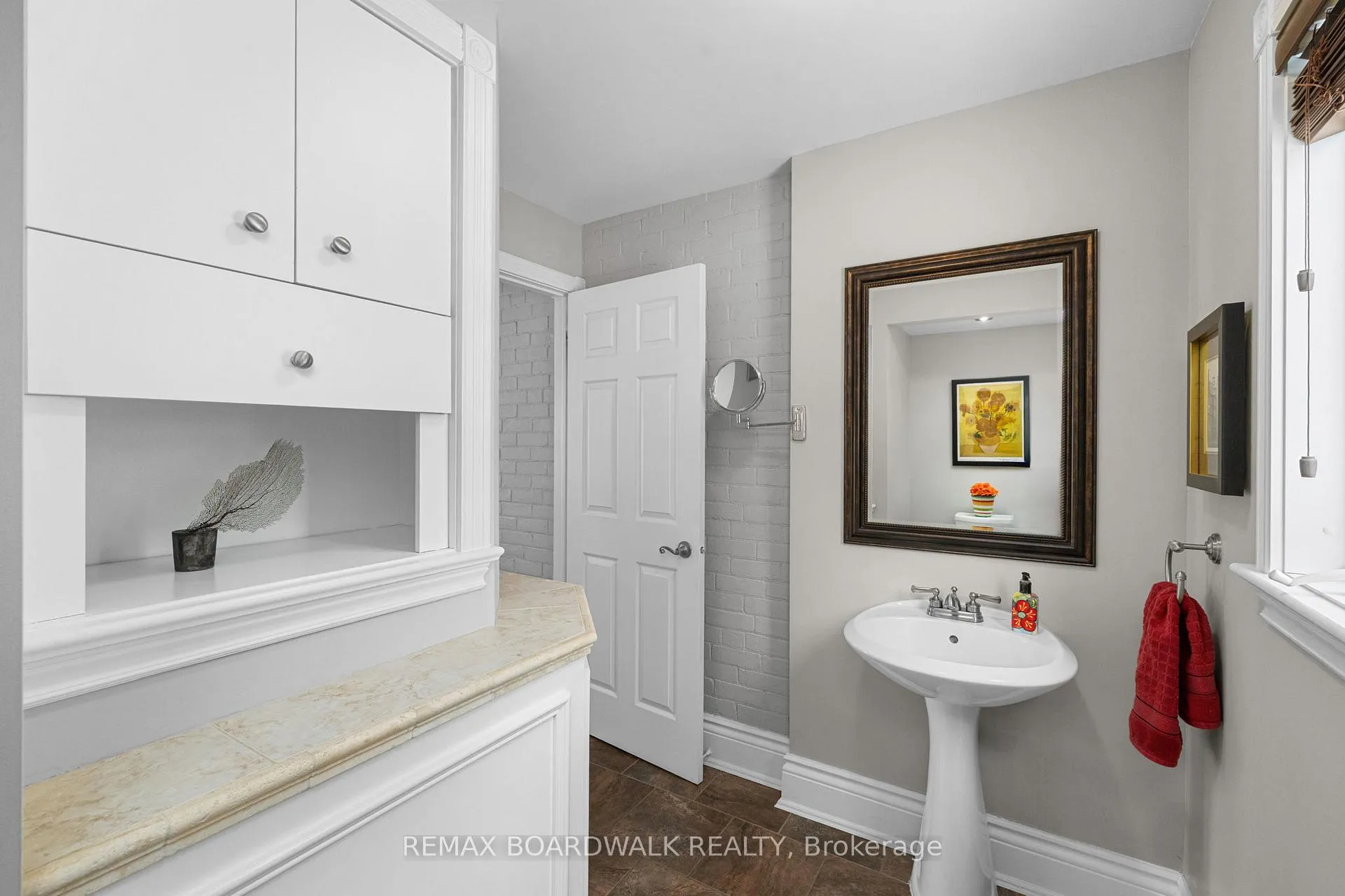 Photo 21 of 103 Lake Avenue E, Carleton Place — HOMEH
