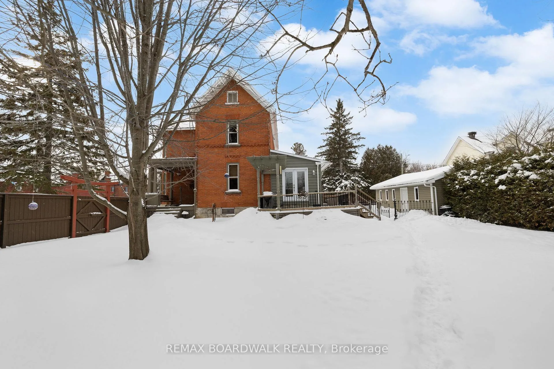 Photo 33 of 103 Lake Avenue E, Carleton Place — HOMEH