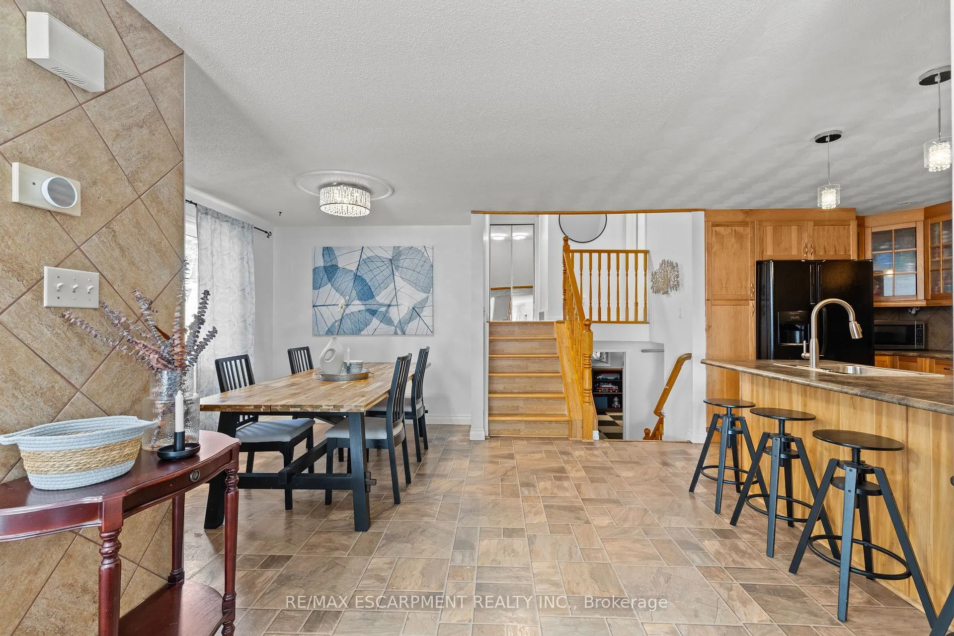 Photo 9 of Unit A, 15 Oak Avenue, Brant, Paris — HOMEH
