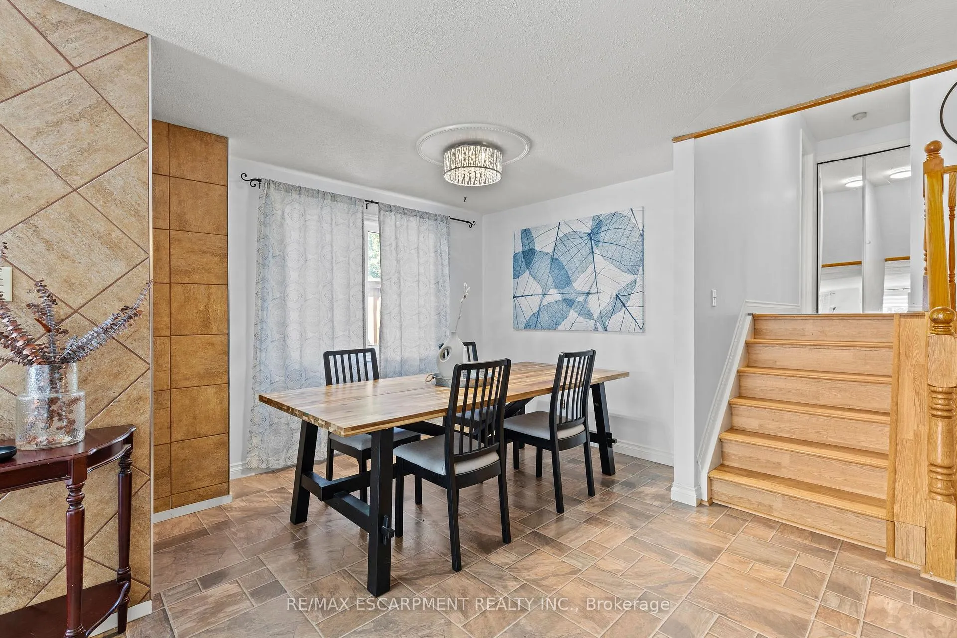 Photo 10 of Unit A, 15 Oak Avenue, Brant, Paris — HOMEH