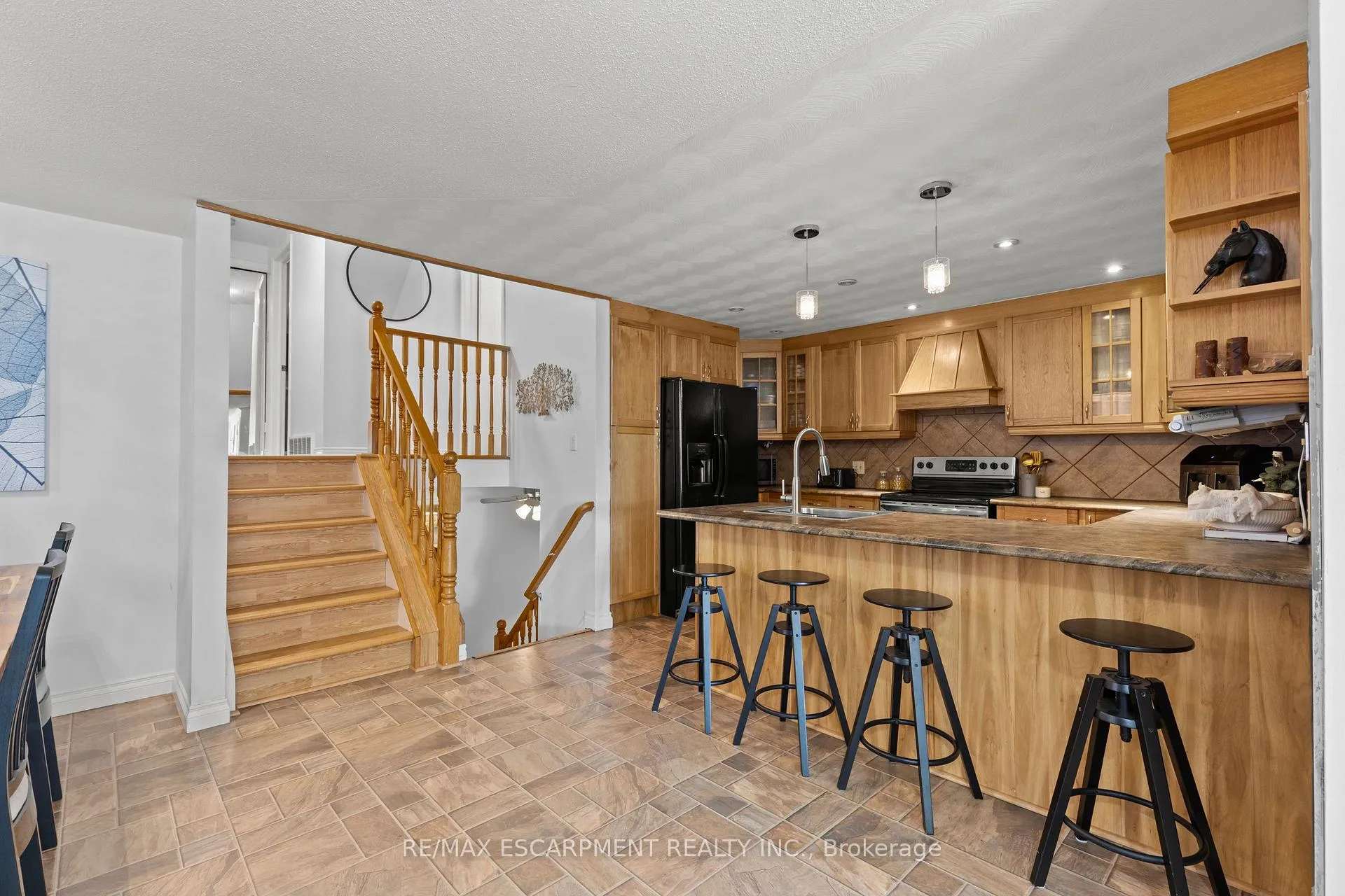 Photo 11 of Unit A, 15 Oak Avenue, Brant, Paris — HOMEH