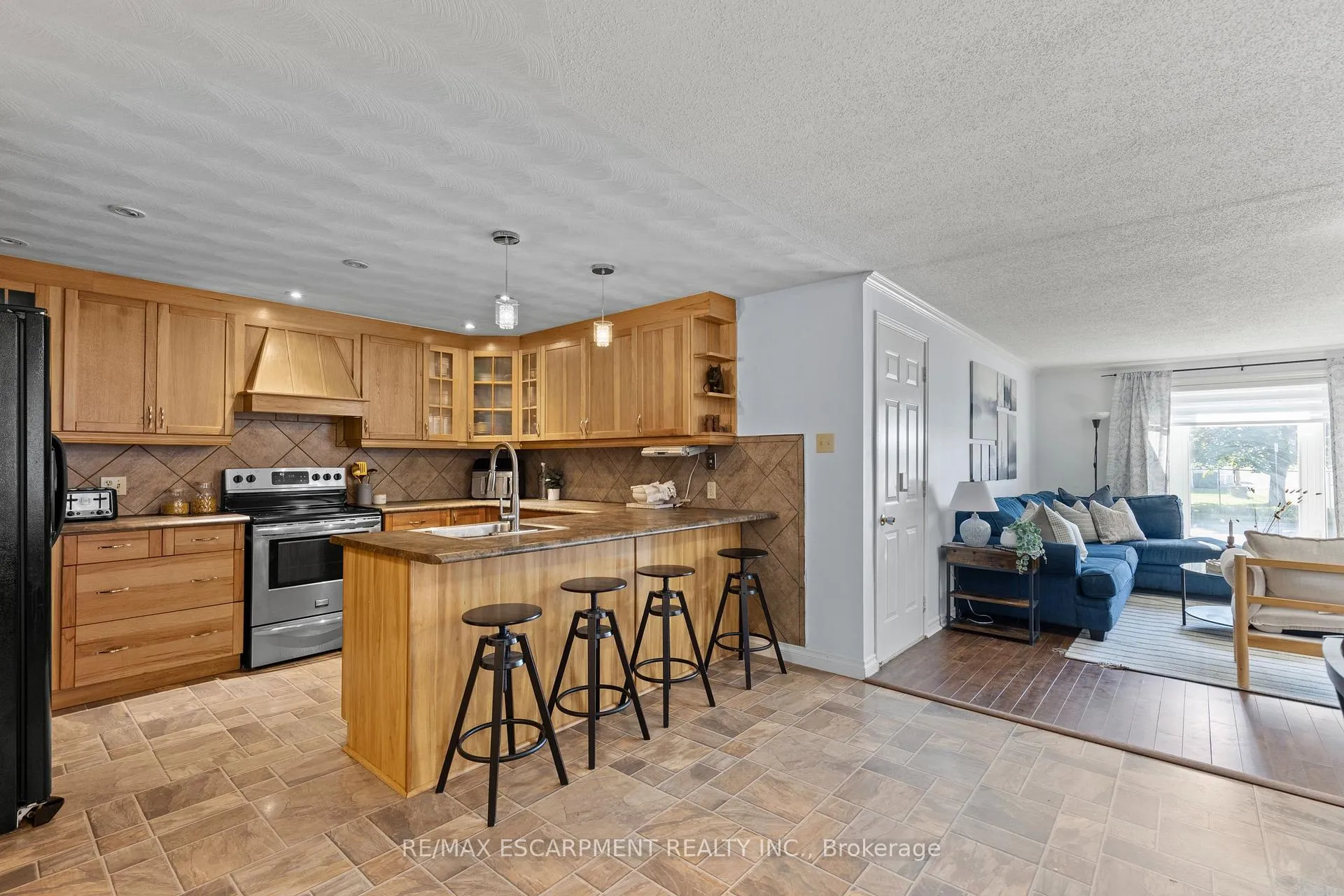 Photo 12 of Unit A, 15 Oak Avenue, Brant, Paris — HOMEH