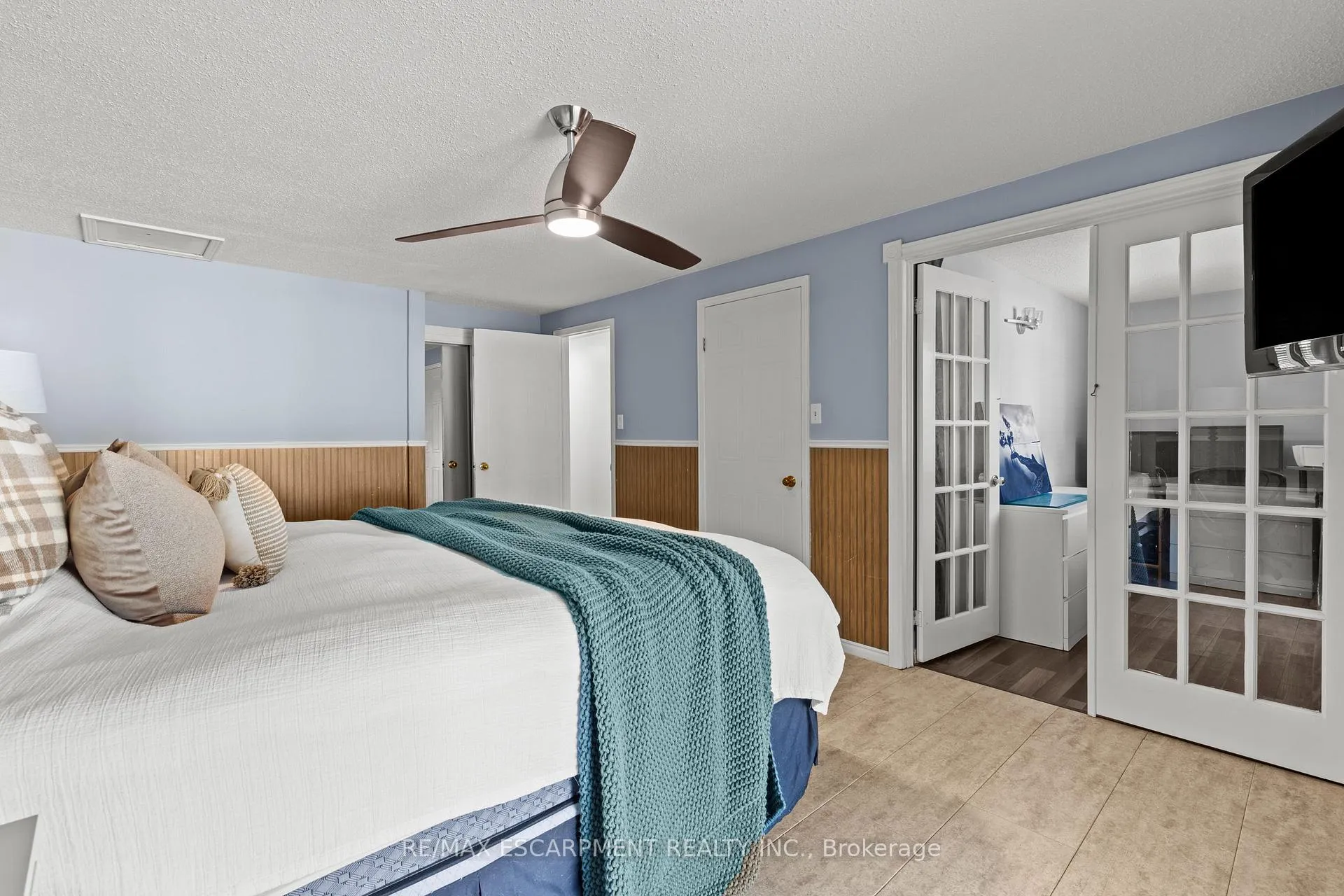 Photo 17 of Unit A, 15 Oak Avenue, Brant, Paris — HOMEH