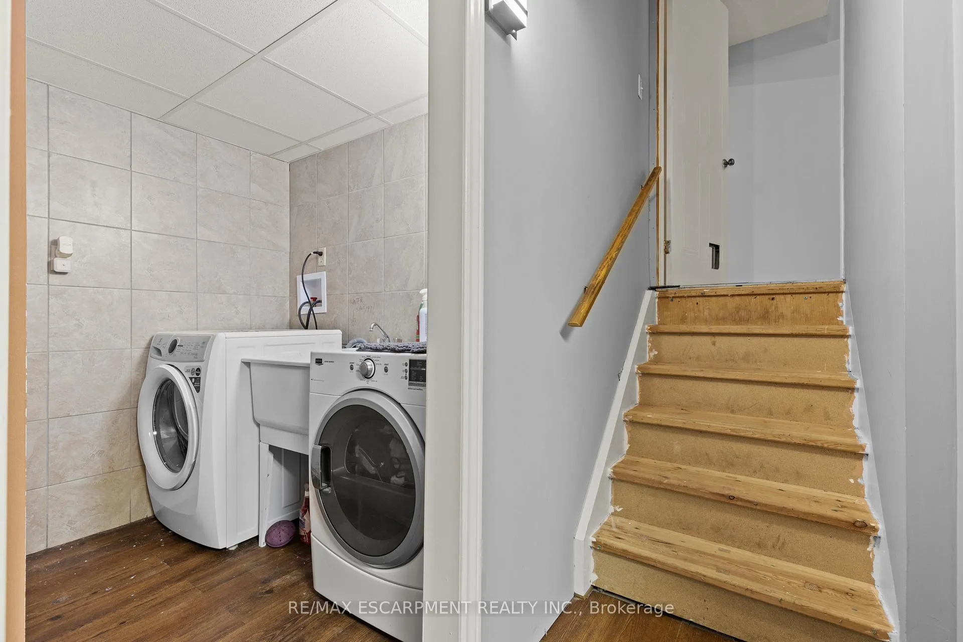 Photo 28 of Unit A, 15 Oak Avenue, Brant, Paris — HOMEH