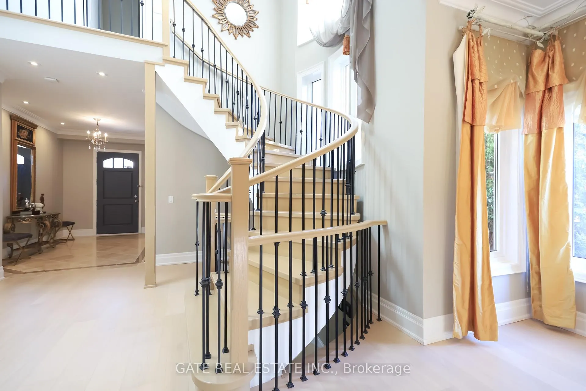 Photo 5 of 2 Ormsby Court, Richmond Hill, Bayview Hill — HOMEH