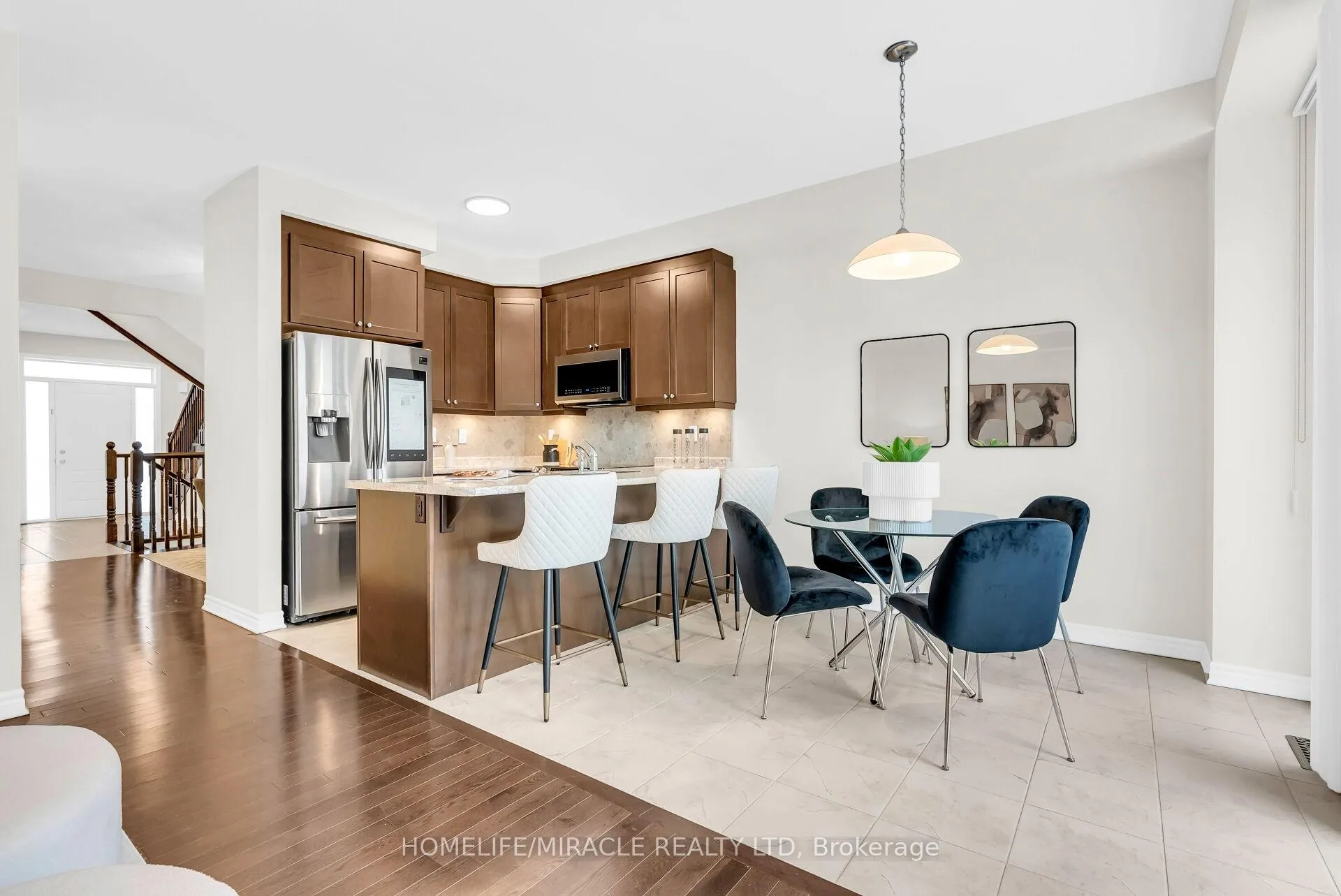 Photo 14 of 1344 Rose Way, Milton, Cobban — HOMEH