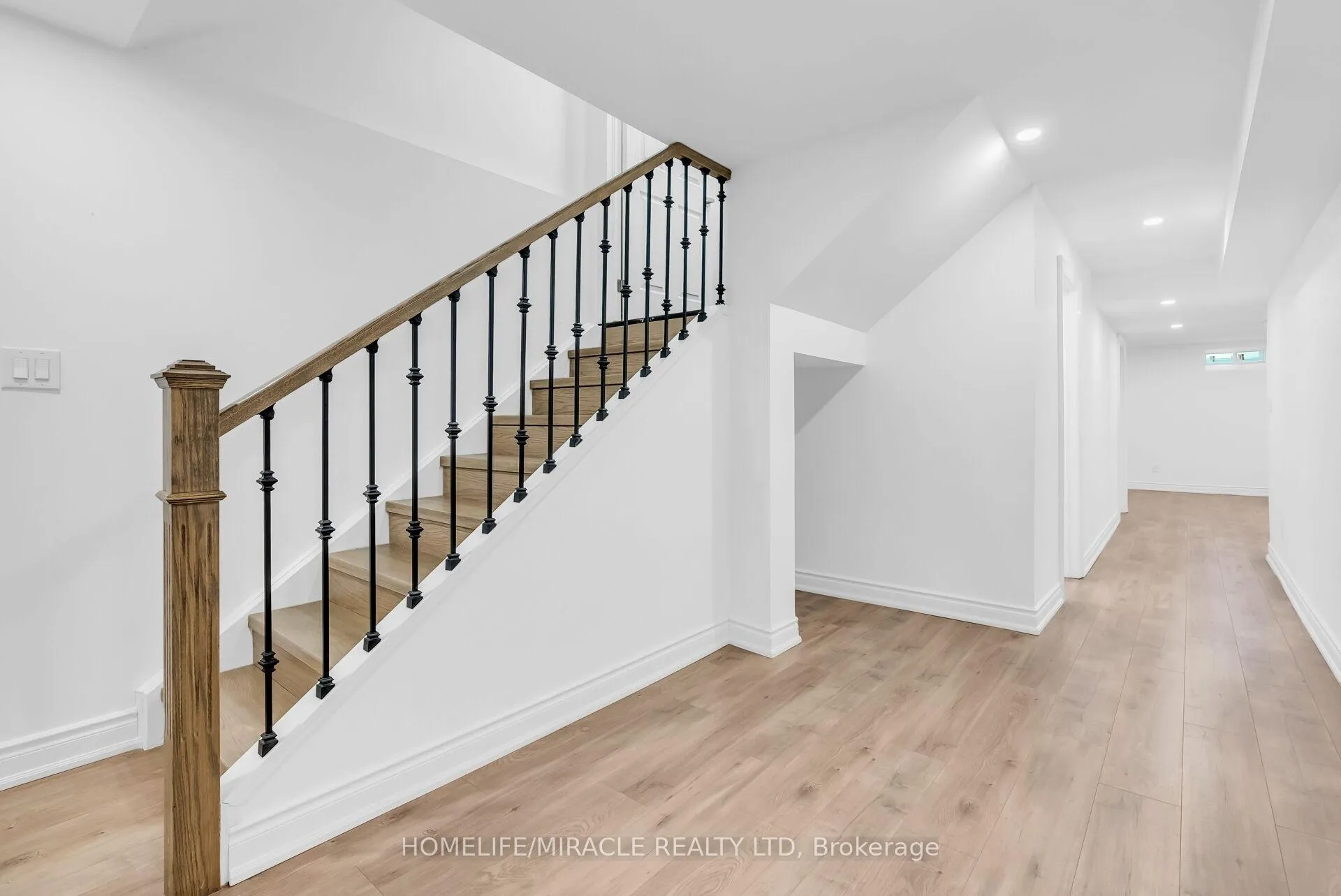 Photo 31 of 1344 Rose Way, Milton, Cobban — HOMEH