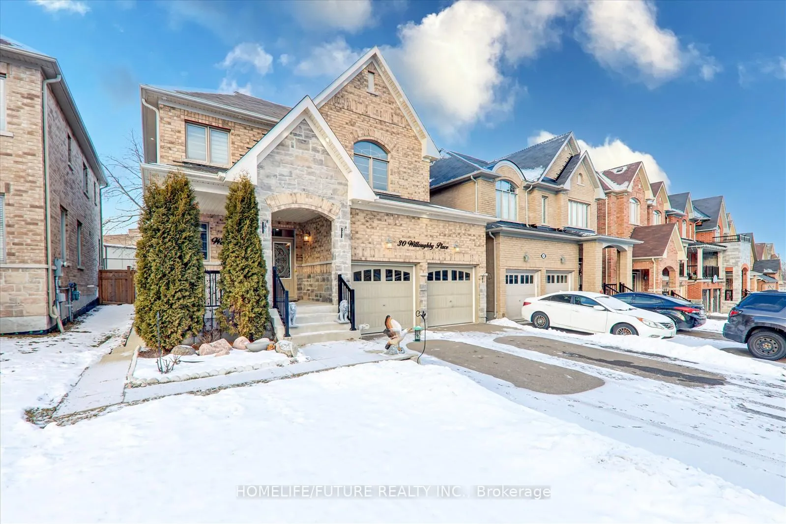 Photo 3 of 30 Willoughby Place, Clarington, Bowmanville — HOMEH