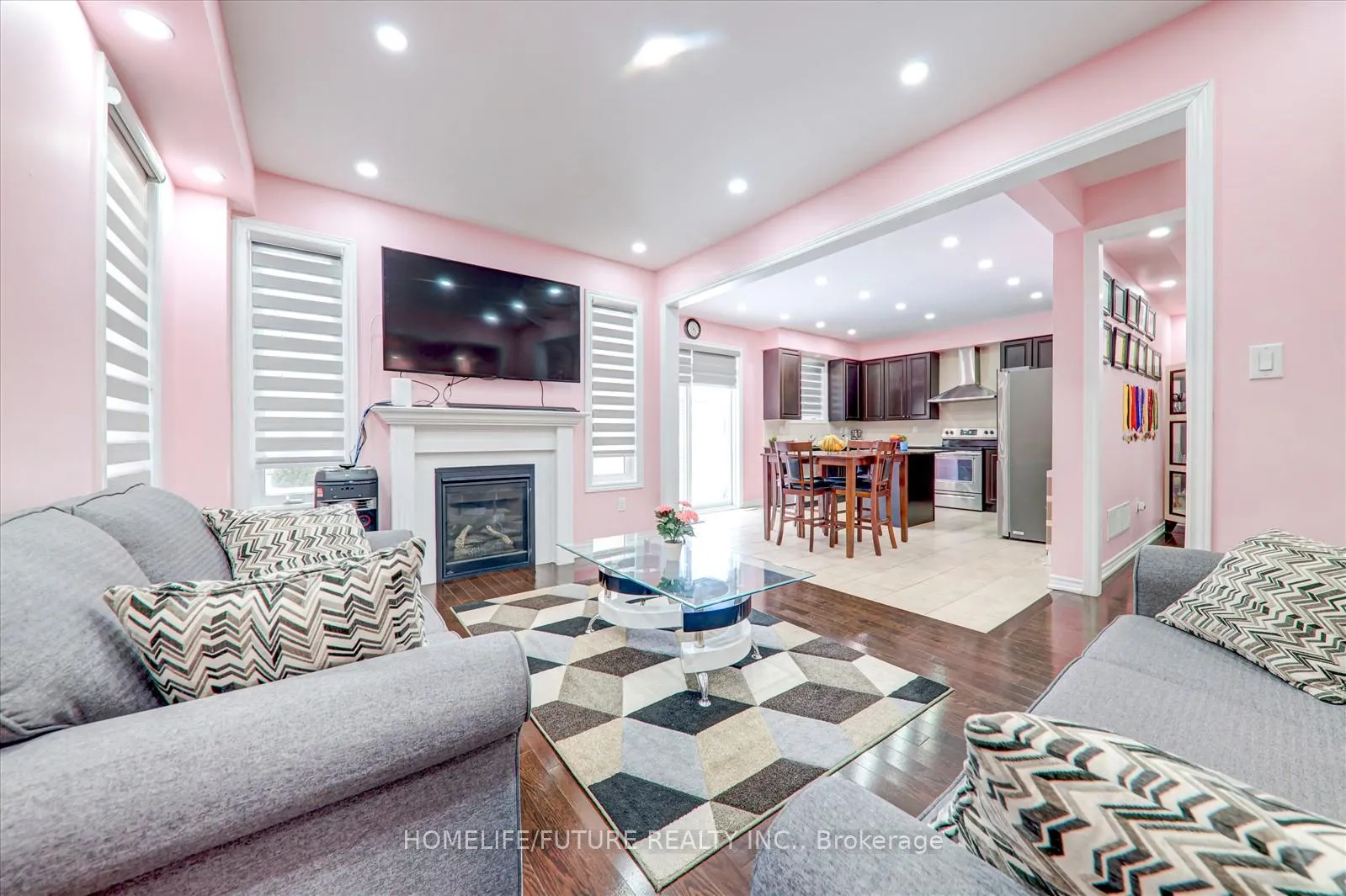 Photo 9 of 30 Willoughby Place, Clarington, Bowmanville — HOMEH