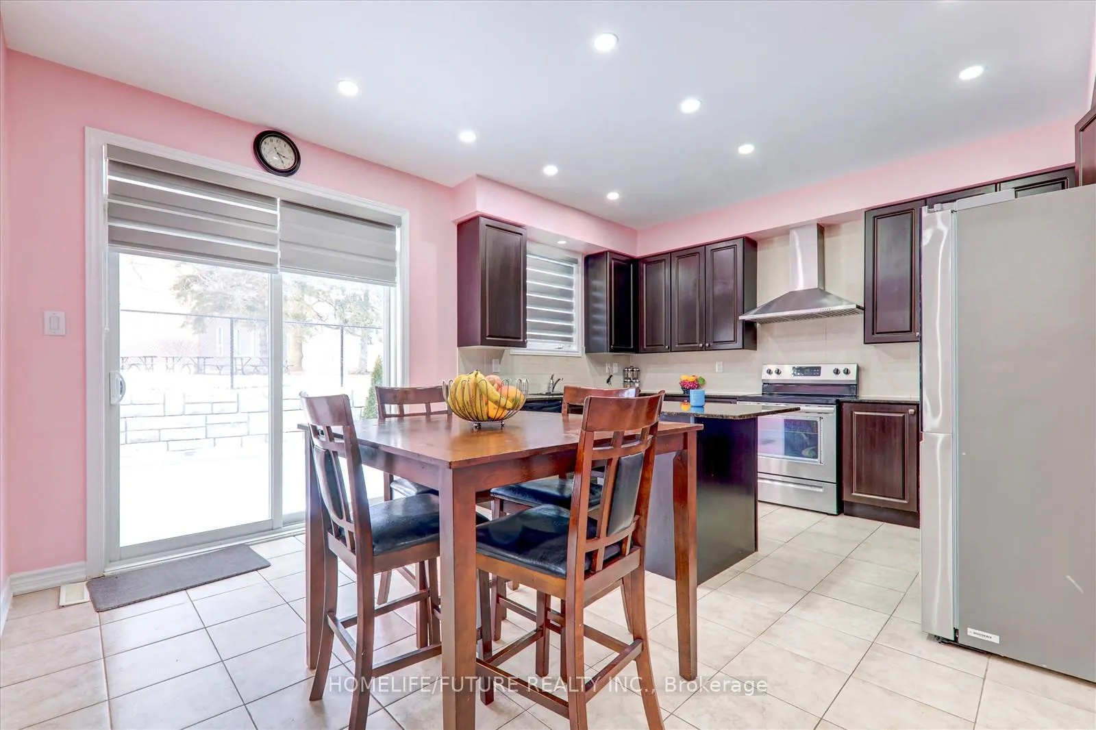 Photo 11 of 30 Willoughby Place, Clarington, Bowmanville — HOMEH