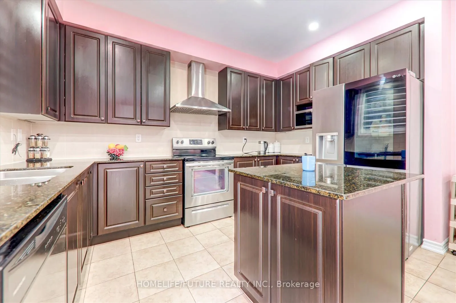 Photo 13 of 30 Willoughby Place, Clarington, Bowmanville — HOMEH