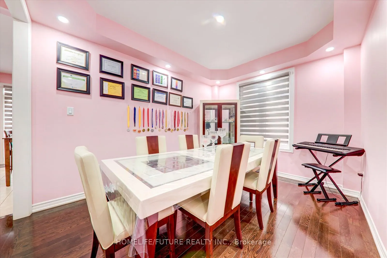 Photo 16 of 30 Willoughby Place, Clarington, Bowmanville — HOMEH