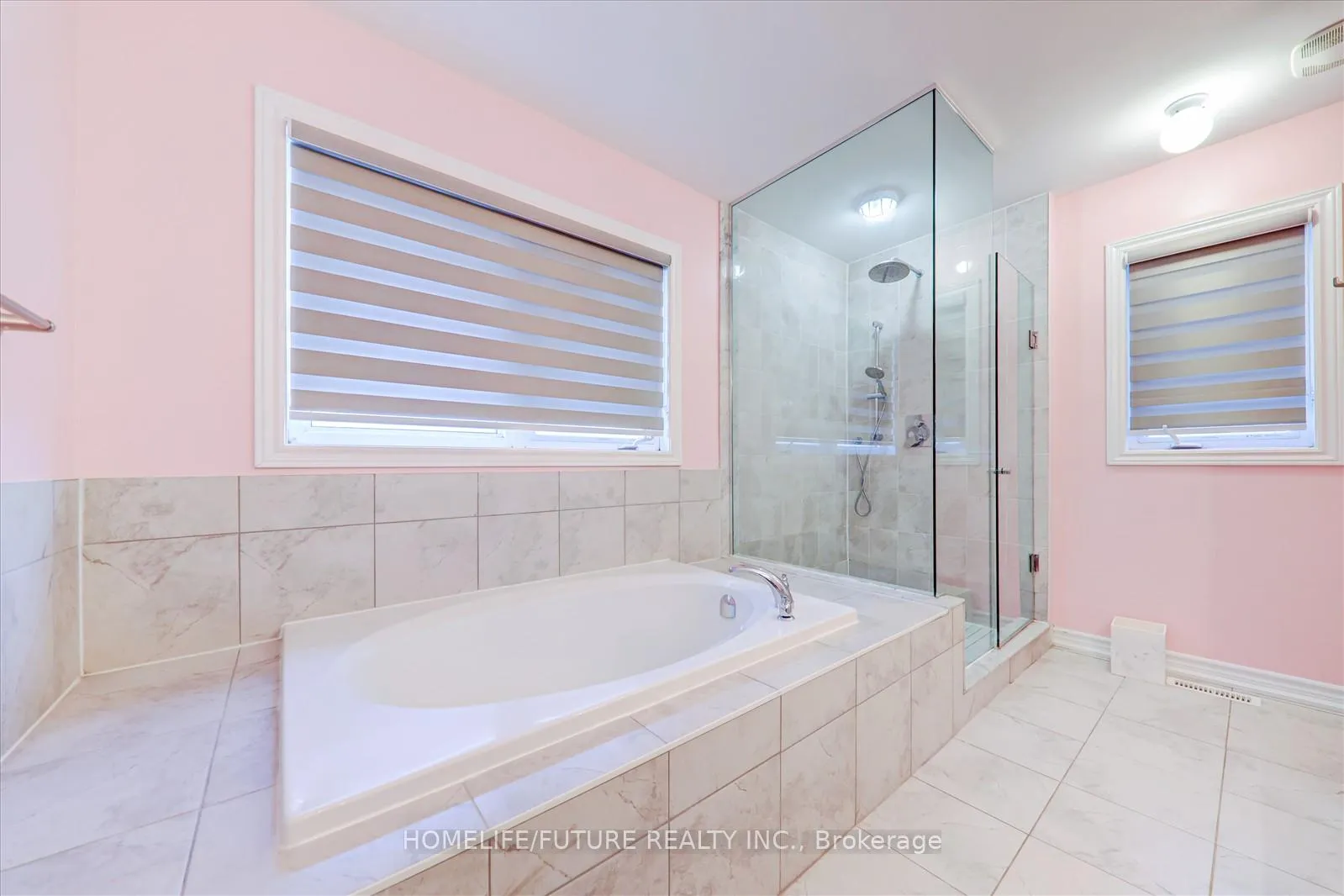 Photo 23 of 30 Willoughby Place, Clarington, Bowmanville — HOMEH